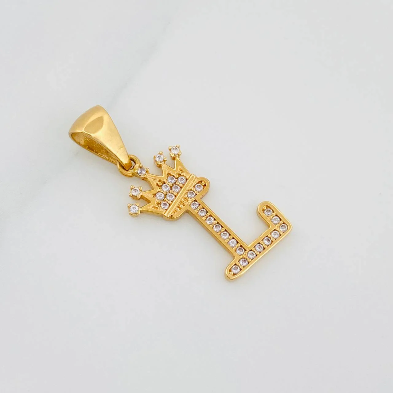 Dije Corona Letra L 1.5 g / 2.7 cm Oro Amarillo 18K - Image 2