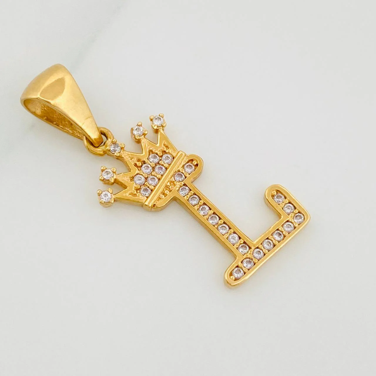 Dije Corona Letra L 1.5 g / 2.7 cm Oro Amarillo 18K - Image 3
