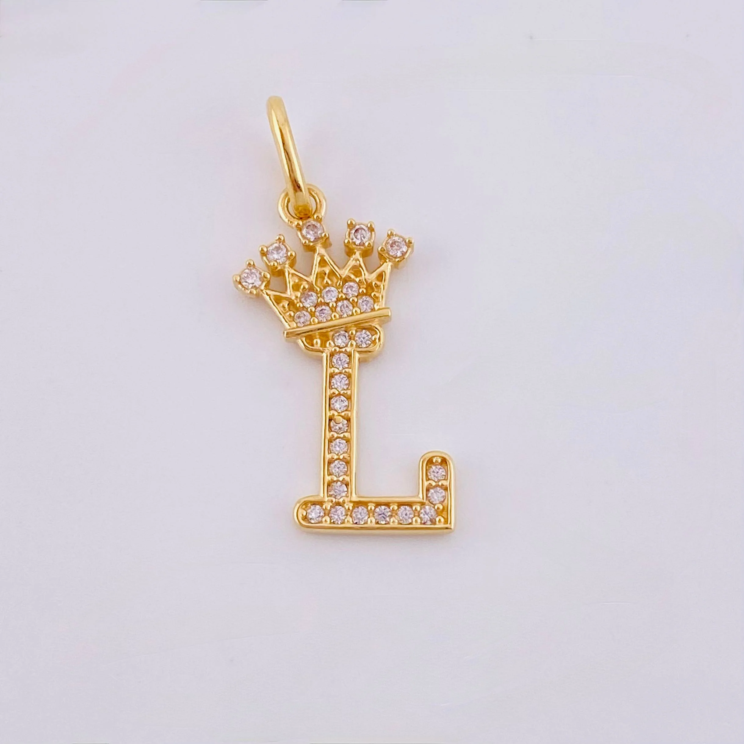 Dije Corona Letra L 1.55gr / 2.7cm / Oro Amarillo 18K *