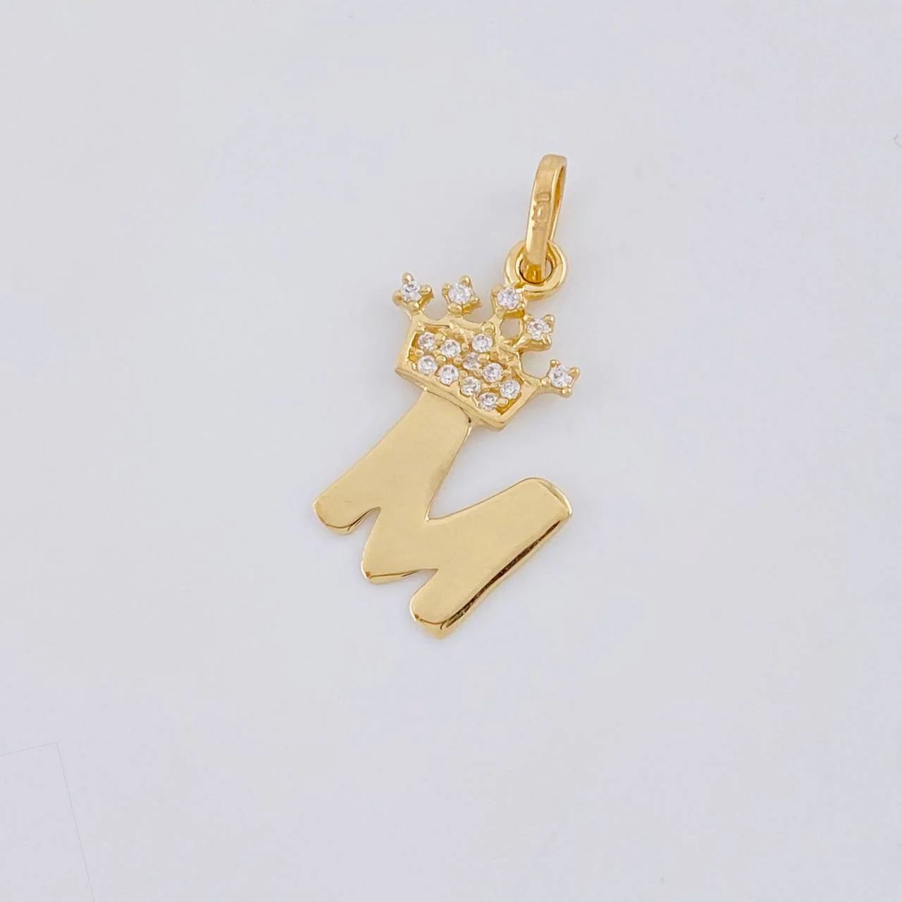 Dije Corona Letra M 0.95 g / 2 cm Oro Amarillo 18K - Image 4