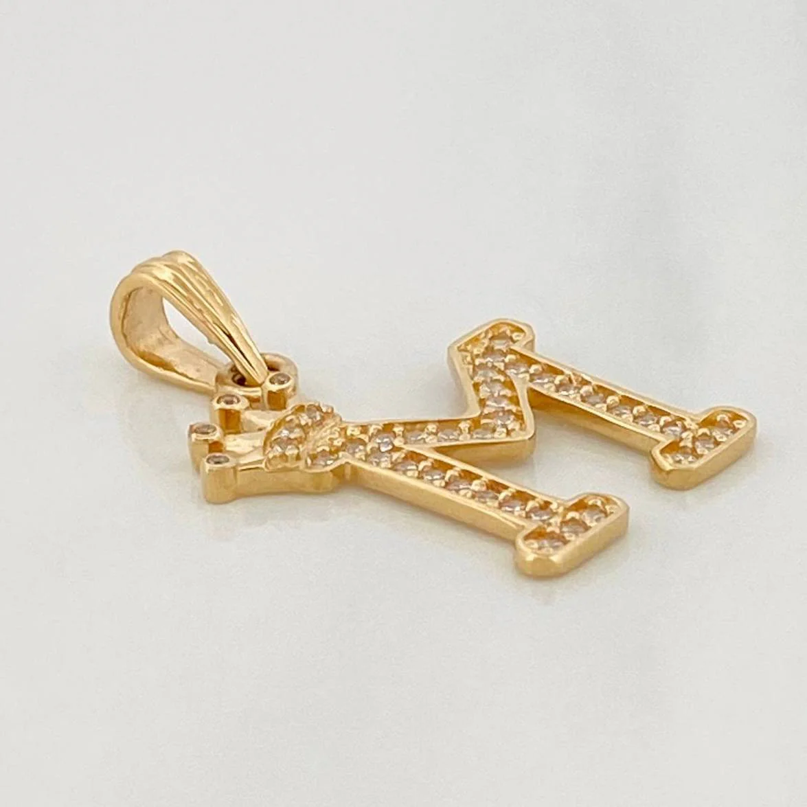 Dije Corona Letra M 2 g / 2.7 cm Oro Amarillo 18K - Image 3