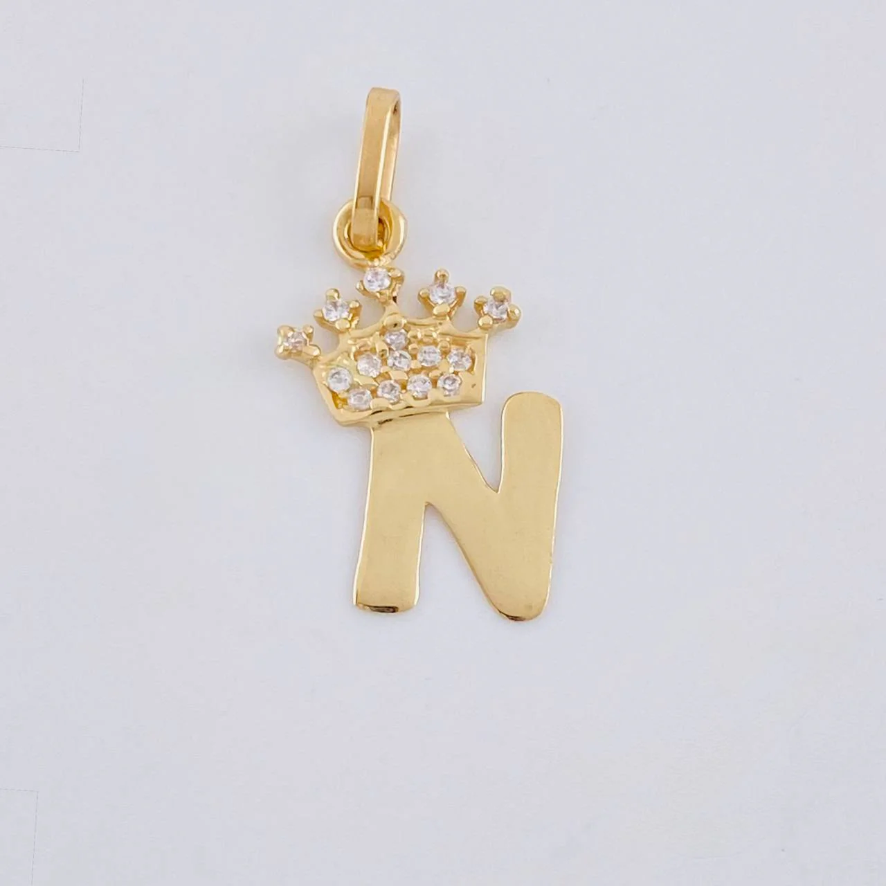 Dije Corona Letra N 0.7 g / 2.1 cm Oro Amarillo 18K