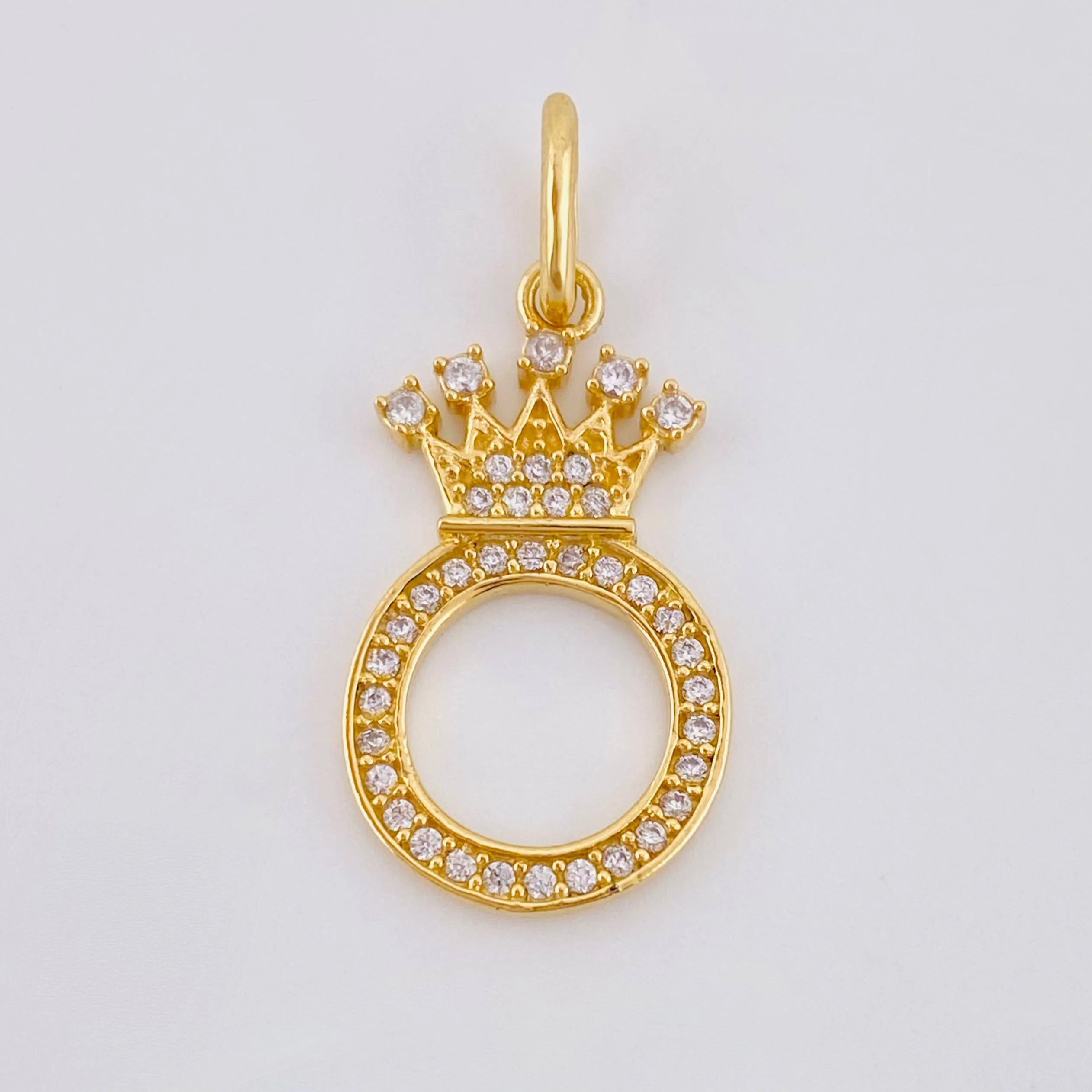 Dije Corona Letra O 1.7gr / 2.8cm / Oro Amarillo 18K