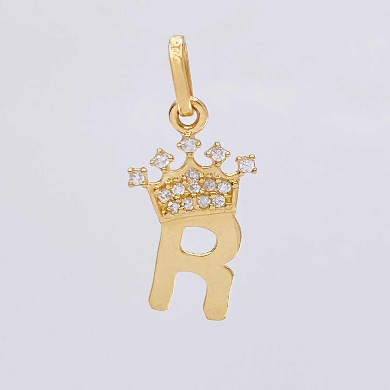Dije Corona Letra R 0.75 g / 2 cm Oro Amarillo 18K - Image 2