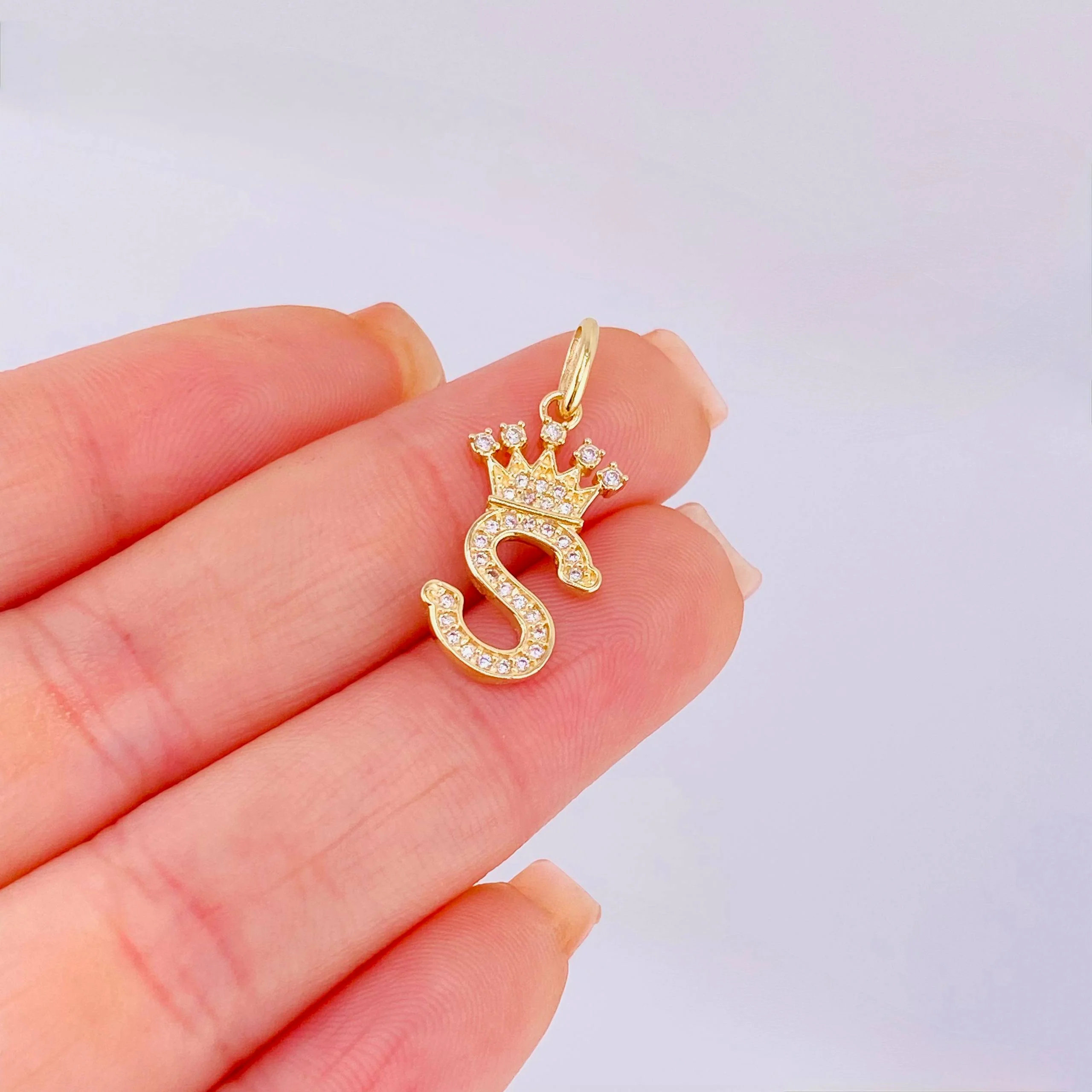 Dije Corona Letra S 1.8 g / 2.6 cm Oro Amarillo 18K - Image 4