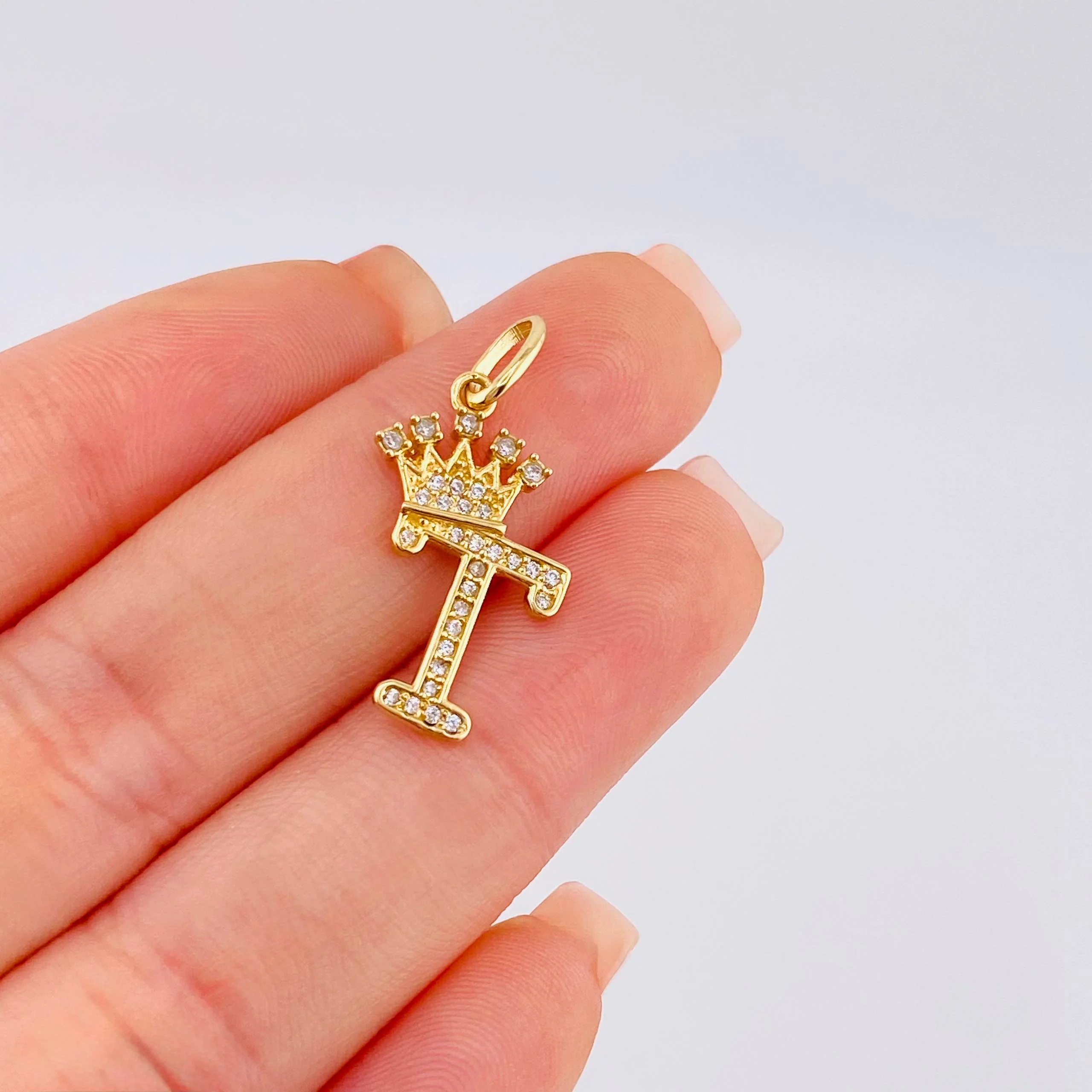 Dije Corona Letra T 1.75 g / 2.6 cm Oro Amarillo 18K - Image 4