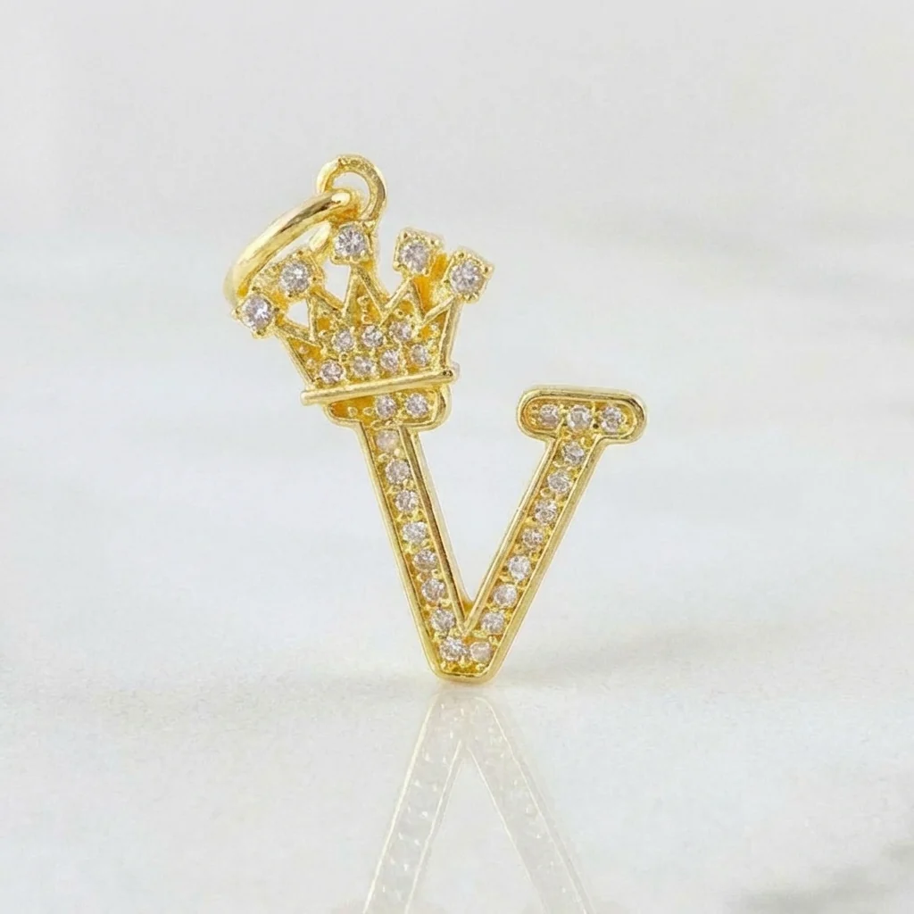 Dije Corona Letra V 1.75gr / 2.8cm / Oro Amarillo 18K