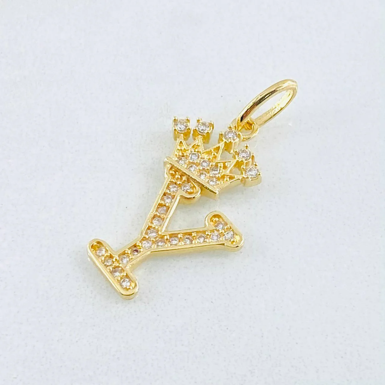 Dije Corona Letra Y 1.75gr / 2.5cm / Oro Amarillo 18K * - Image 4
