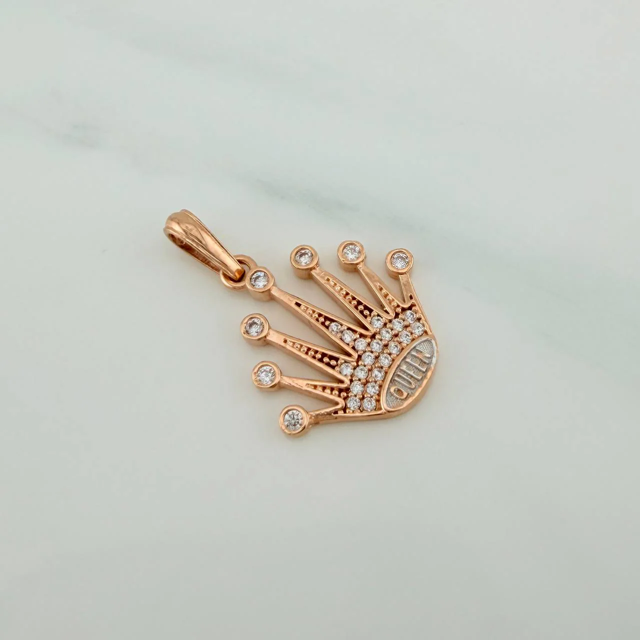 Dije Corona Queen 2.2gr / 2.4cm / Dos Oros Blanco Rosa 18K % - Image 2