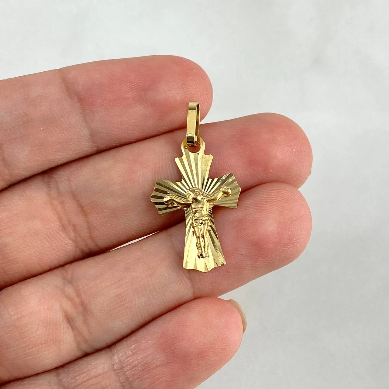 Dije Cristo 1.25gr / 2.7cm / Diamantado Oro Amarillo - Image 3