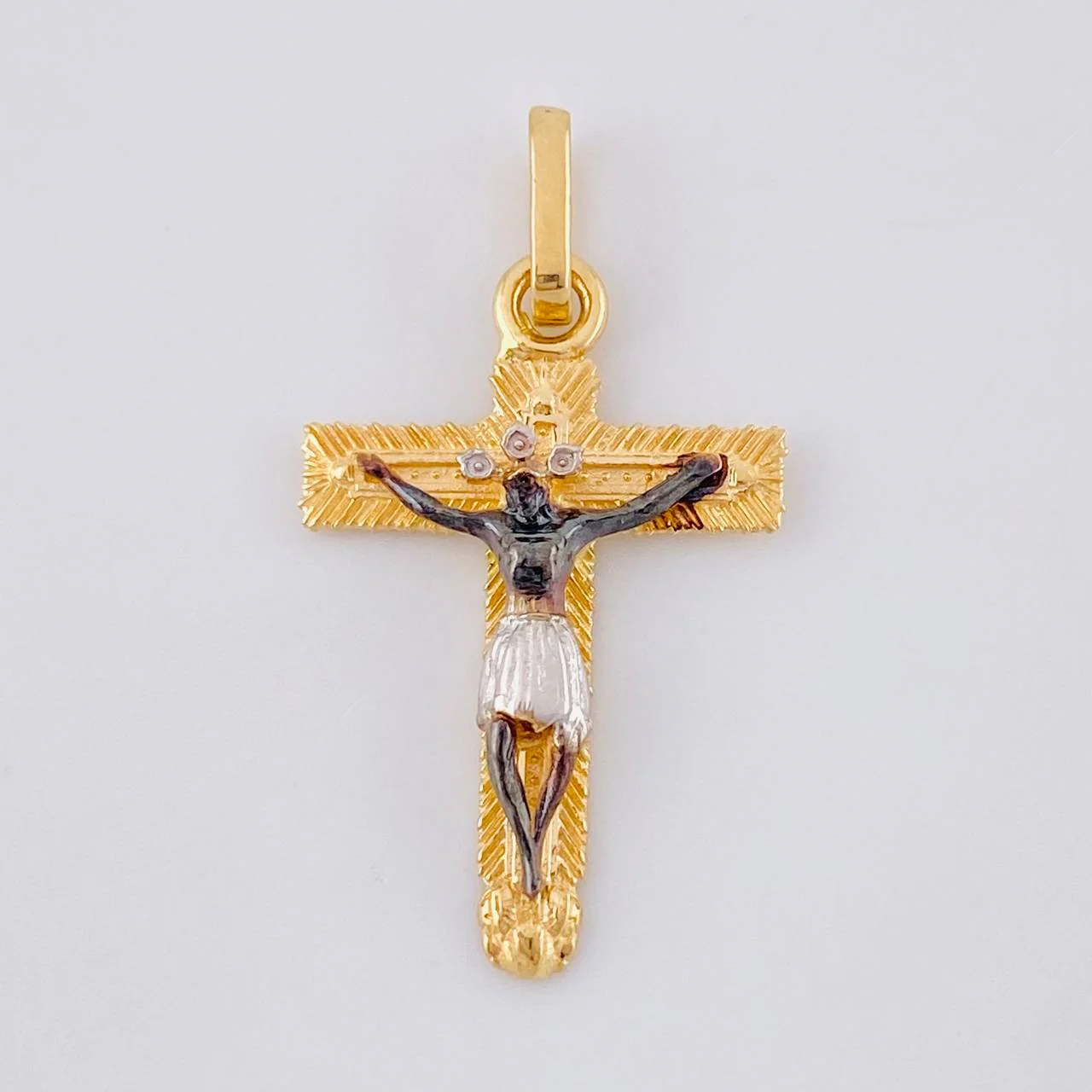 Dije Cristo Señor De Los Milagros 1.5 g / 2.7 cm Tres Oros 18K