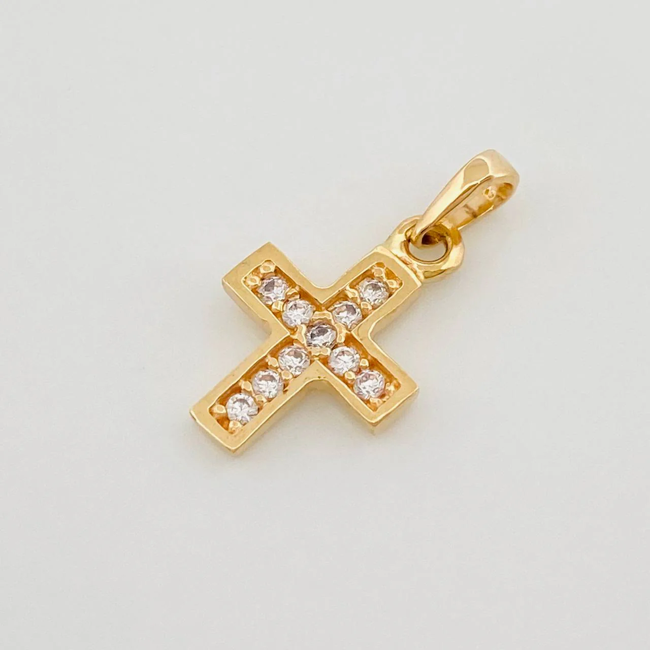 Dije Cruz 0.7 g / 1.5 cm Oro Amarillo 18K - Image 3