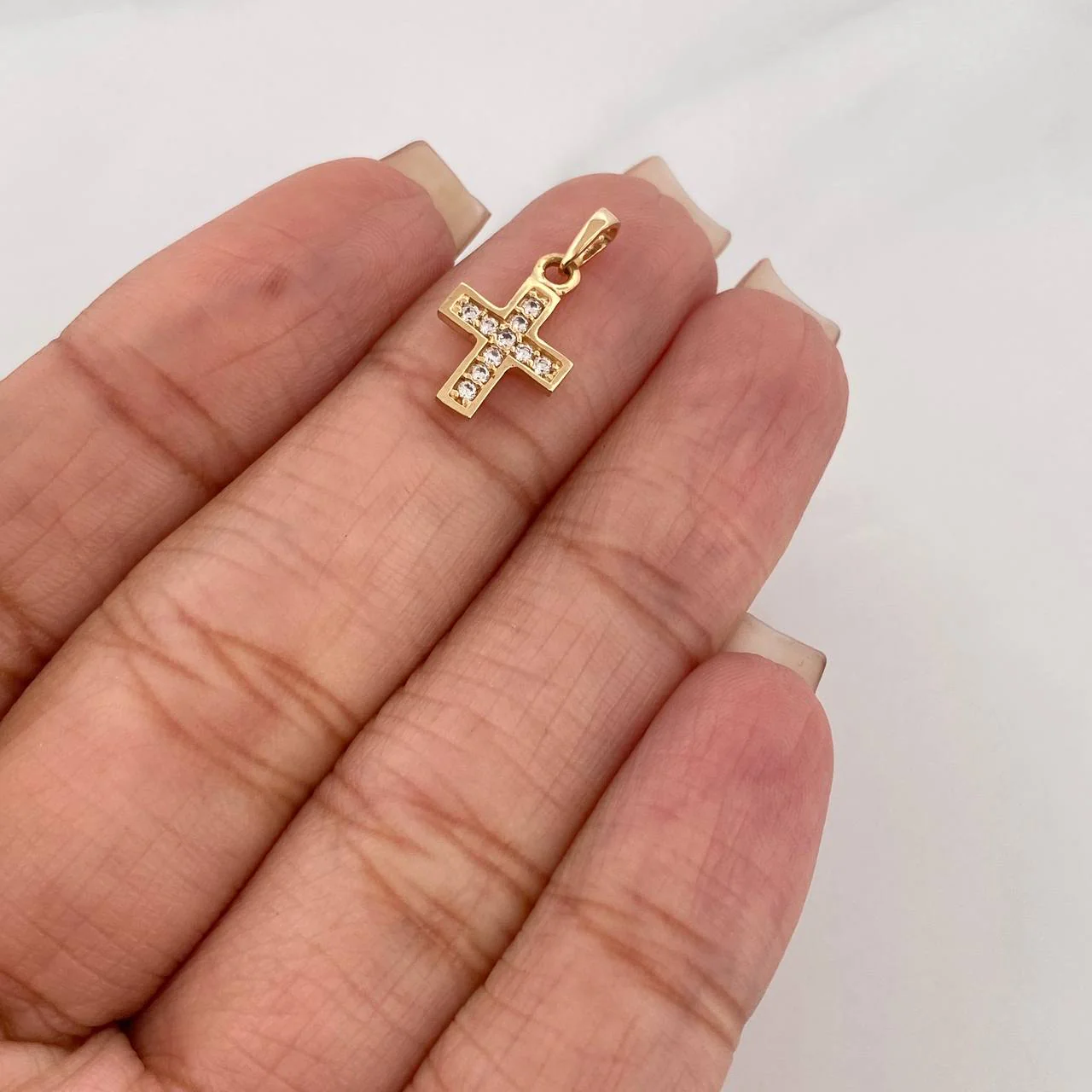 Dije Cruz 0.7 g / 1.5 cm Oro Amarillo 18K - Image 4