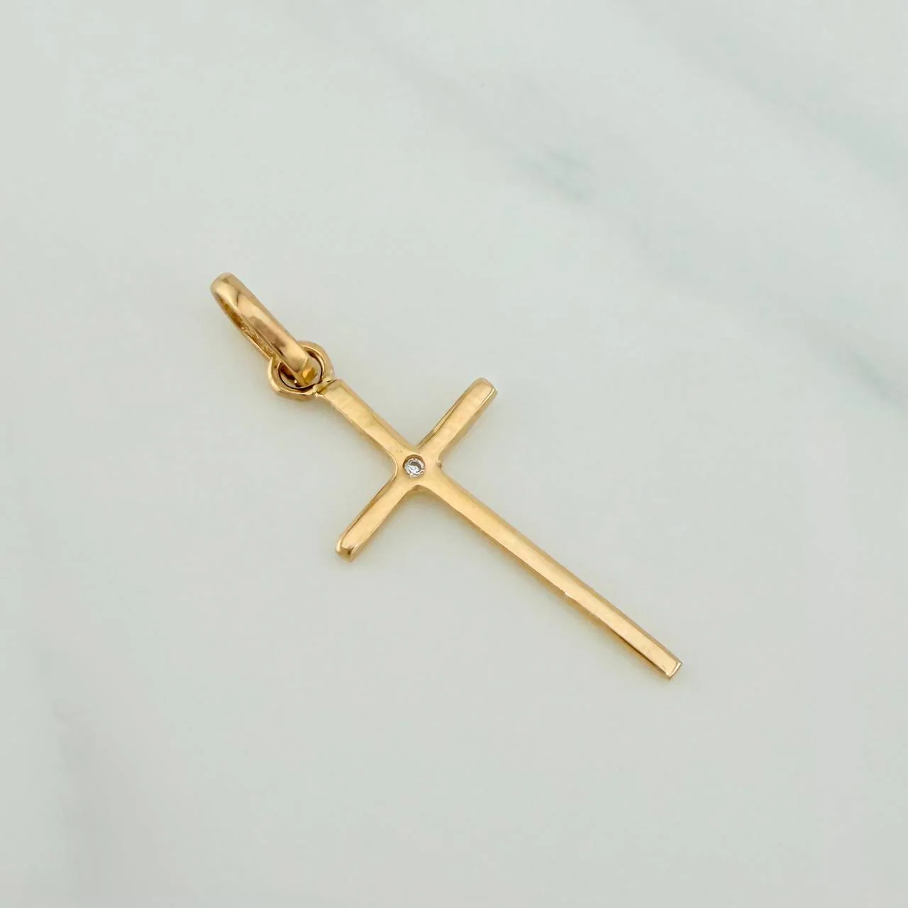 Dije Cruz 0.7gr / 3cm / Oro Amarillo 18K % - Image 3