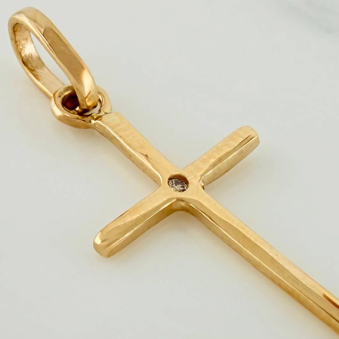 Dije Cruz 0.7gr / 3cm / Oro Amarillo 18K % - Image 4