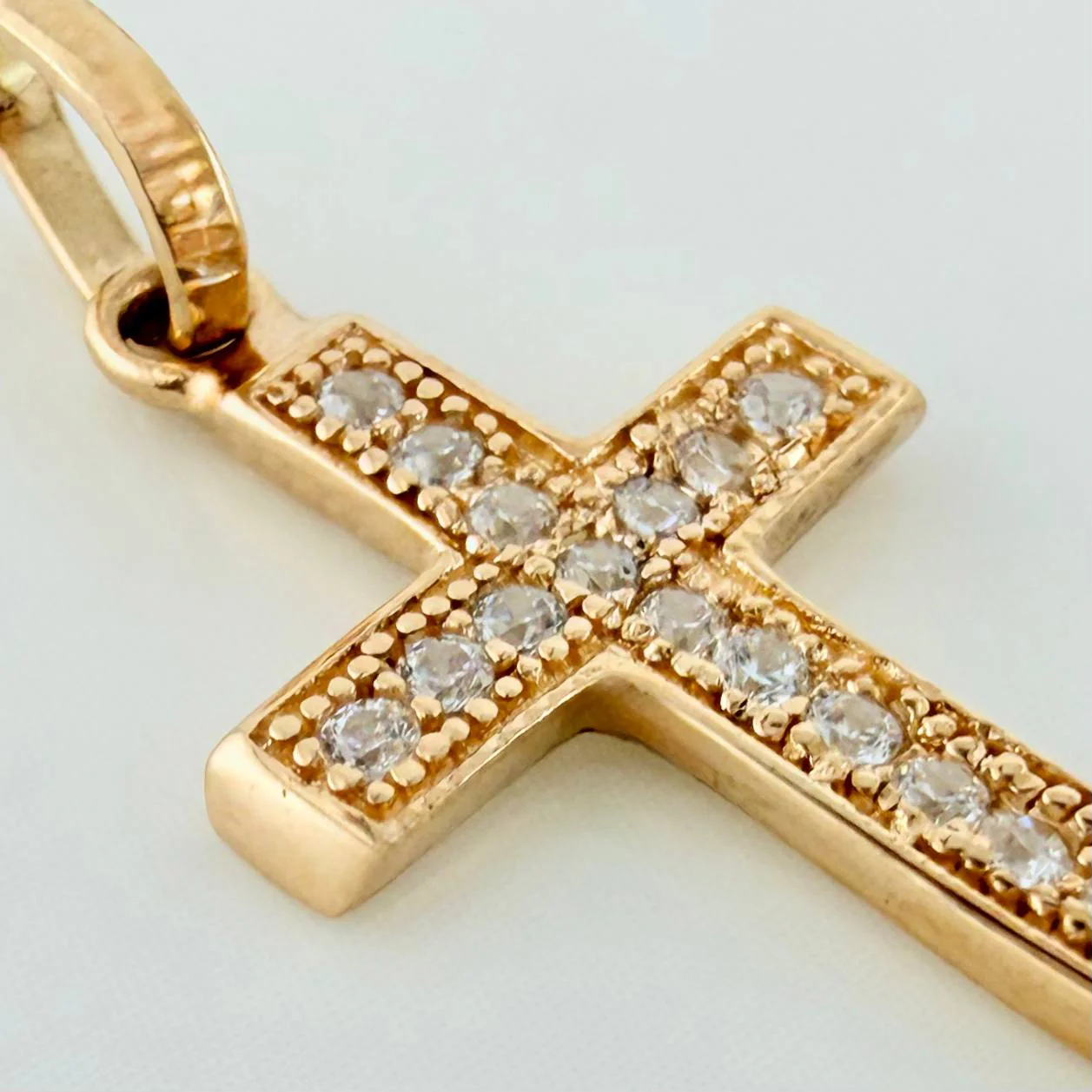 Dije Cruz 0.95gr / 2.5cm / Oro Amarillo 18K % - Image 4