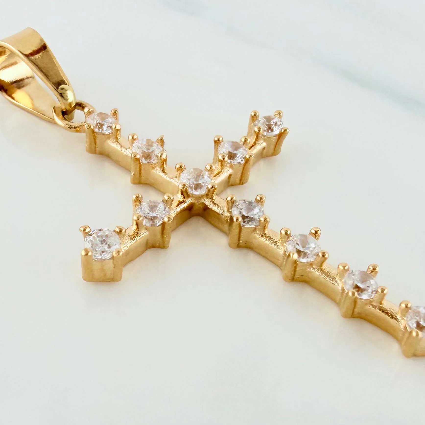 Dije Cruz 2.55 g / 4 cm Oro Amarillo 18K - Image 3