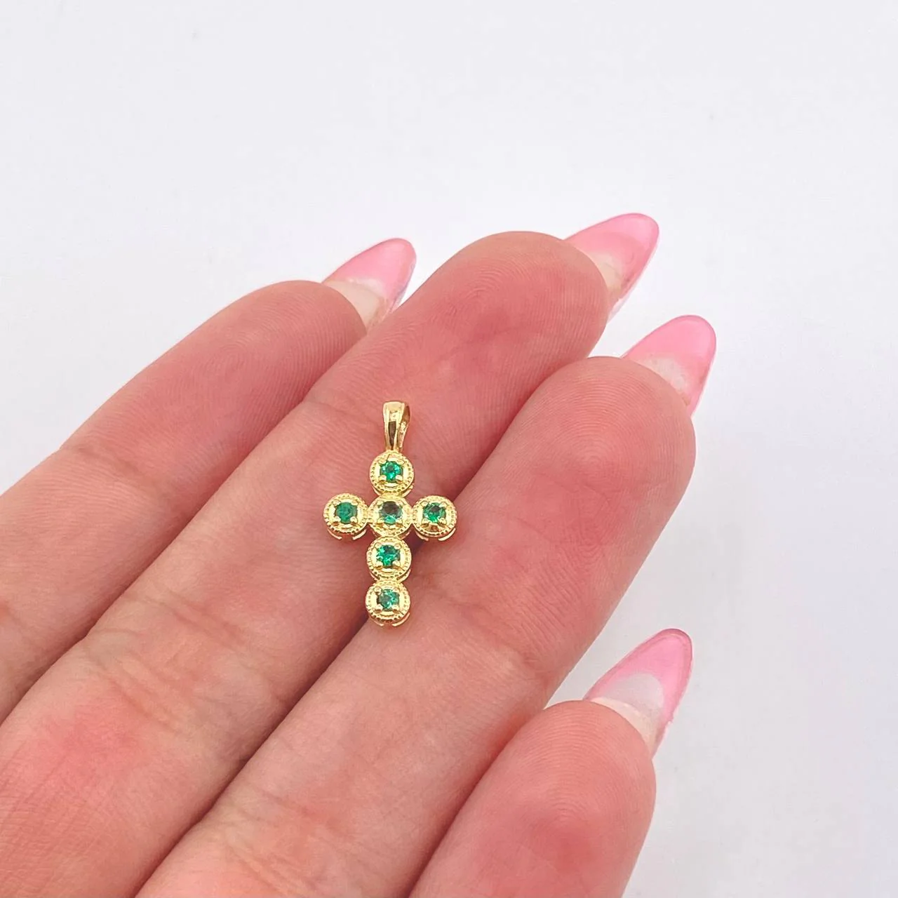 Dije Cruz Circulos 20pts Esmeraldas 0.7gr / 1.7cm / Oro Amarillo 18K * - Image 4