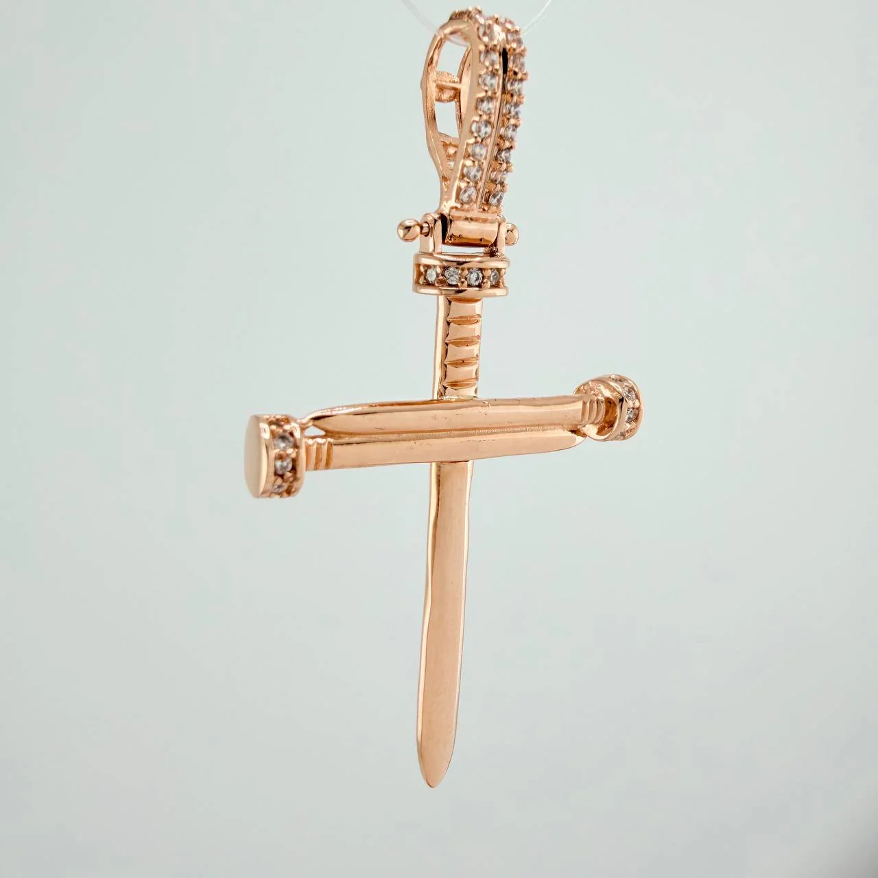 Dije Cruz Clavo 4.15gr / 4.6cm / Oro Rosa 18K $ - Image 2