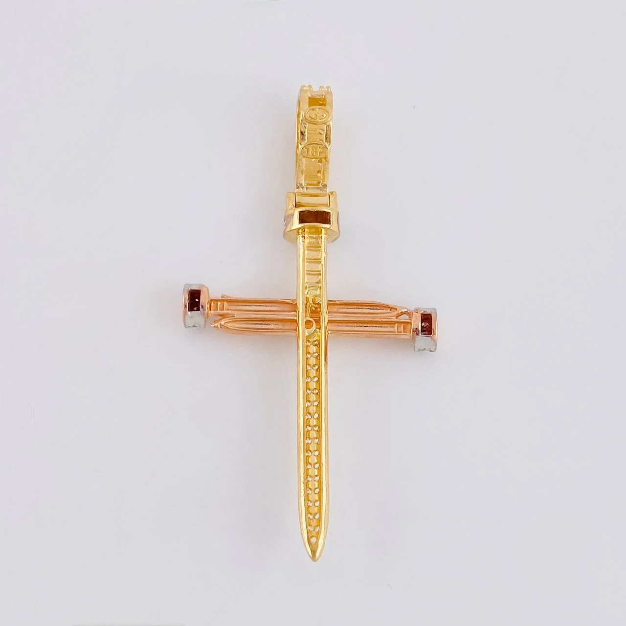 Dije Cruz Clavos 4.4 g / 4.6 cm Tres Oros 18K - Image 4
