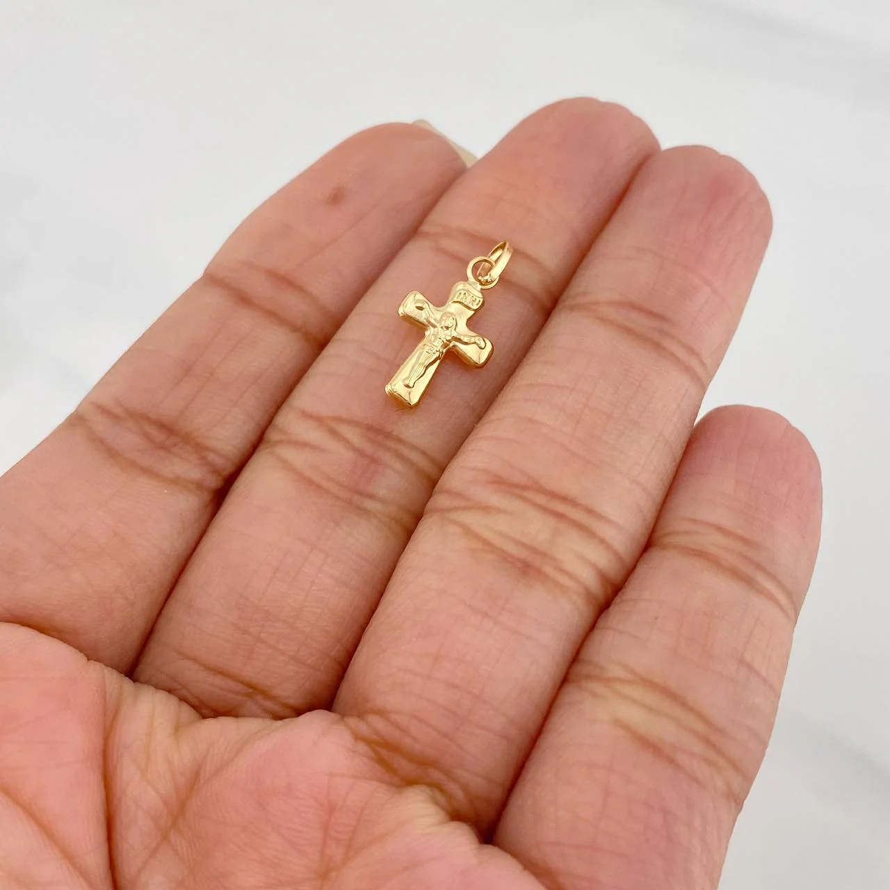 Dije Cruz Cristo 0.4 g / 1.9 cm Oro Amarillo 18K - Image 4