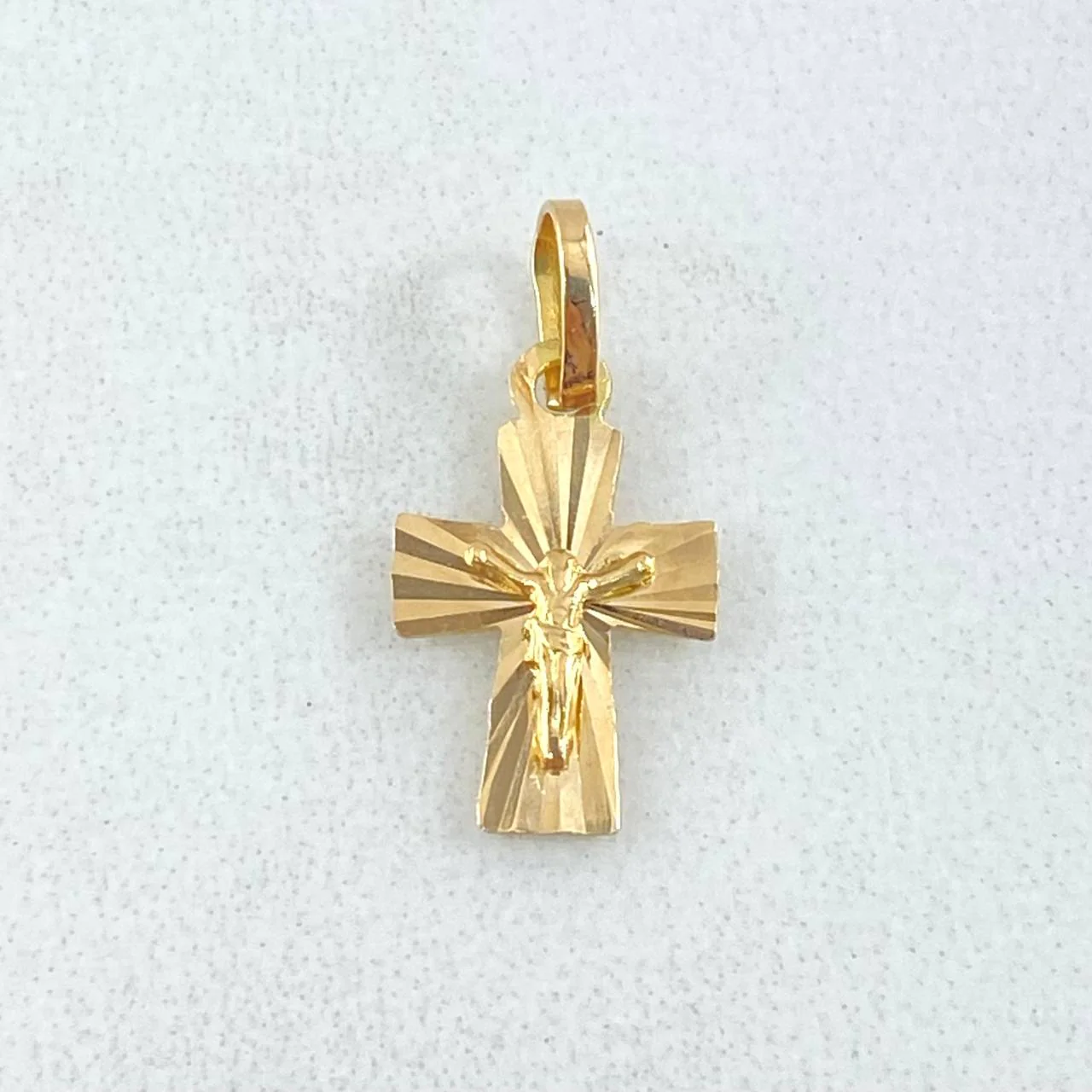 Dije Cruz Cristo 0.55gr / 1.7cm / Oro 18K