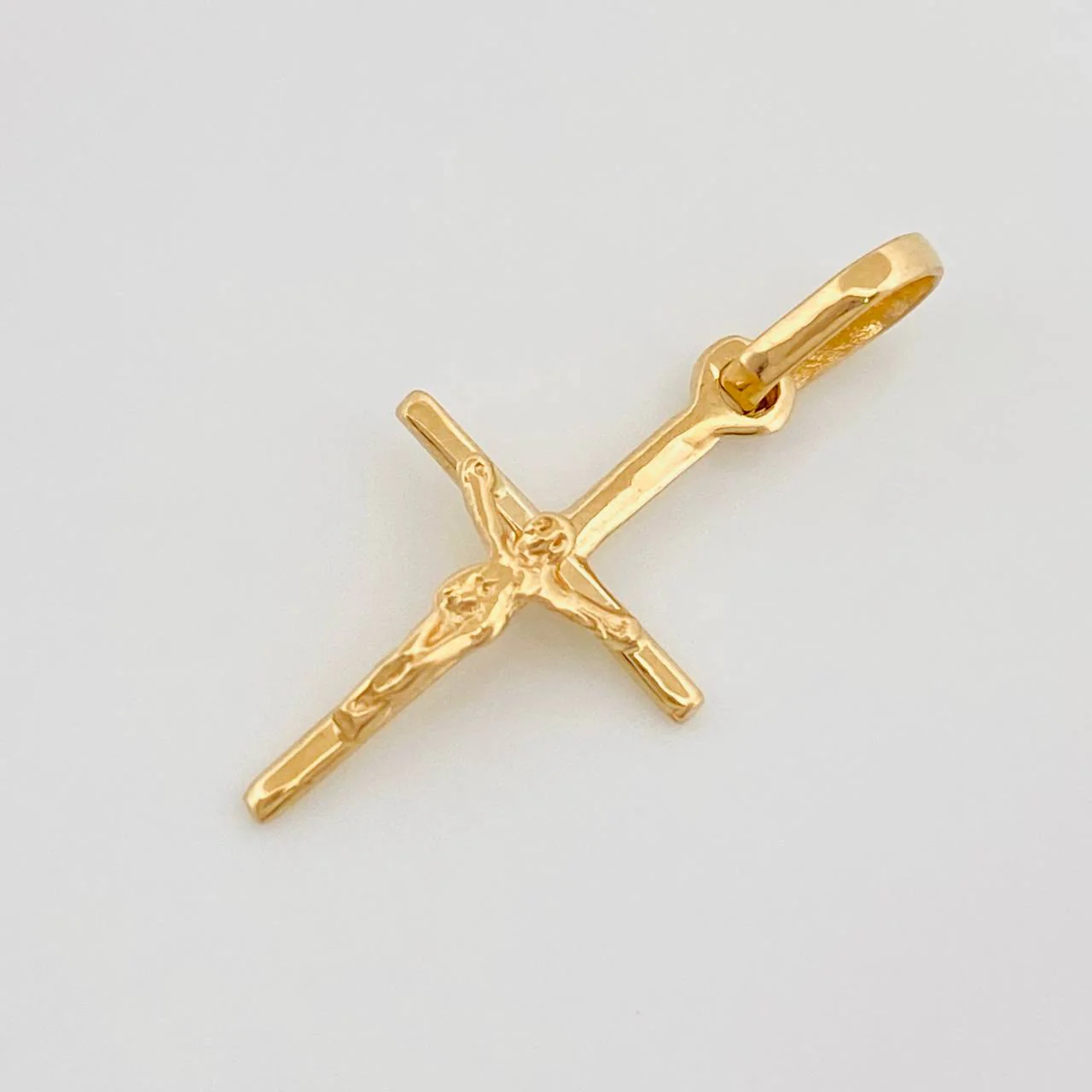 Dije Cruz Cristo 0.65 g / 2.2 cm Oro Amarillo 18K - Image 3
