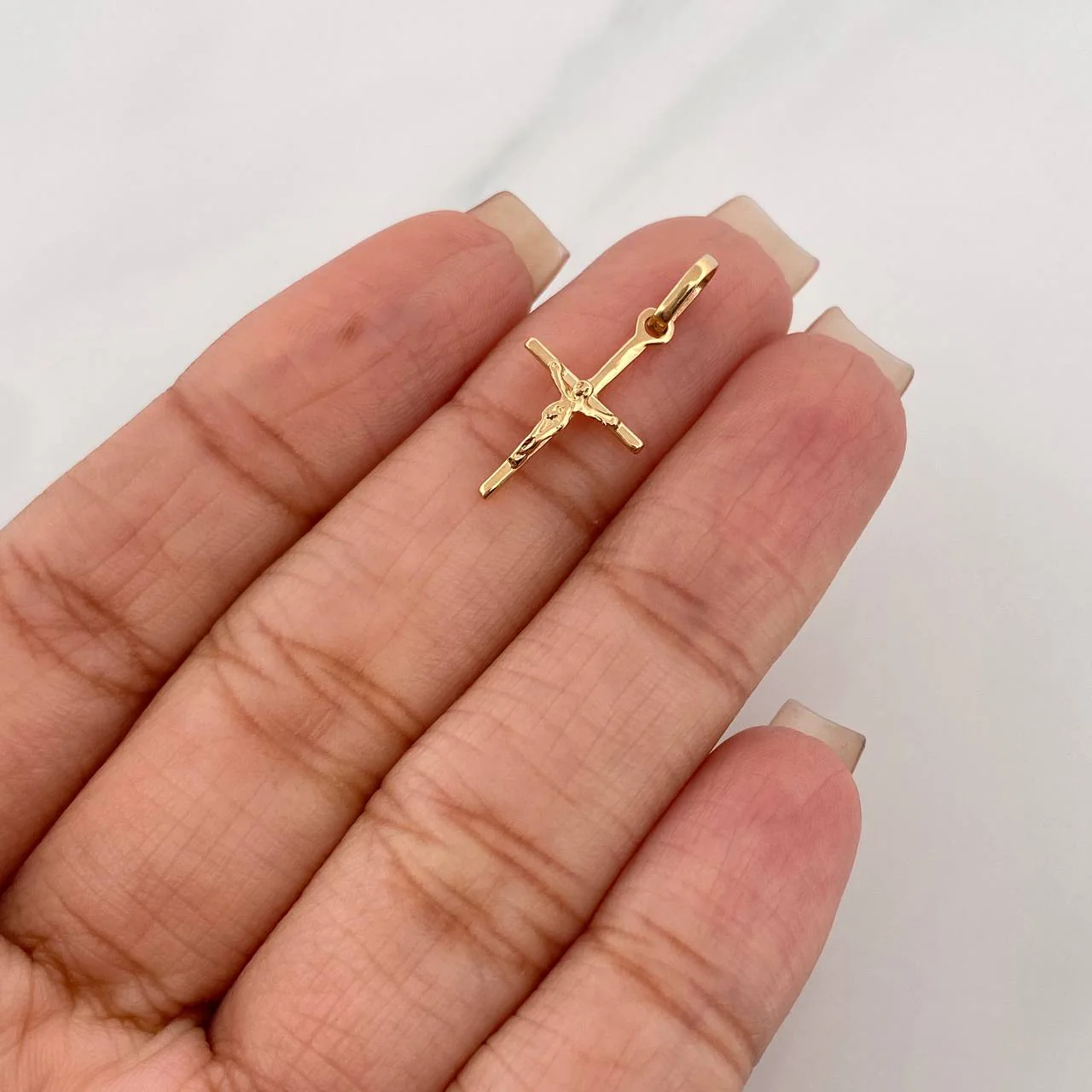 Dije Cruz Cristo 0.65 g / 2.3 cm Oro Amarillo 18K - Image 4