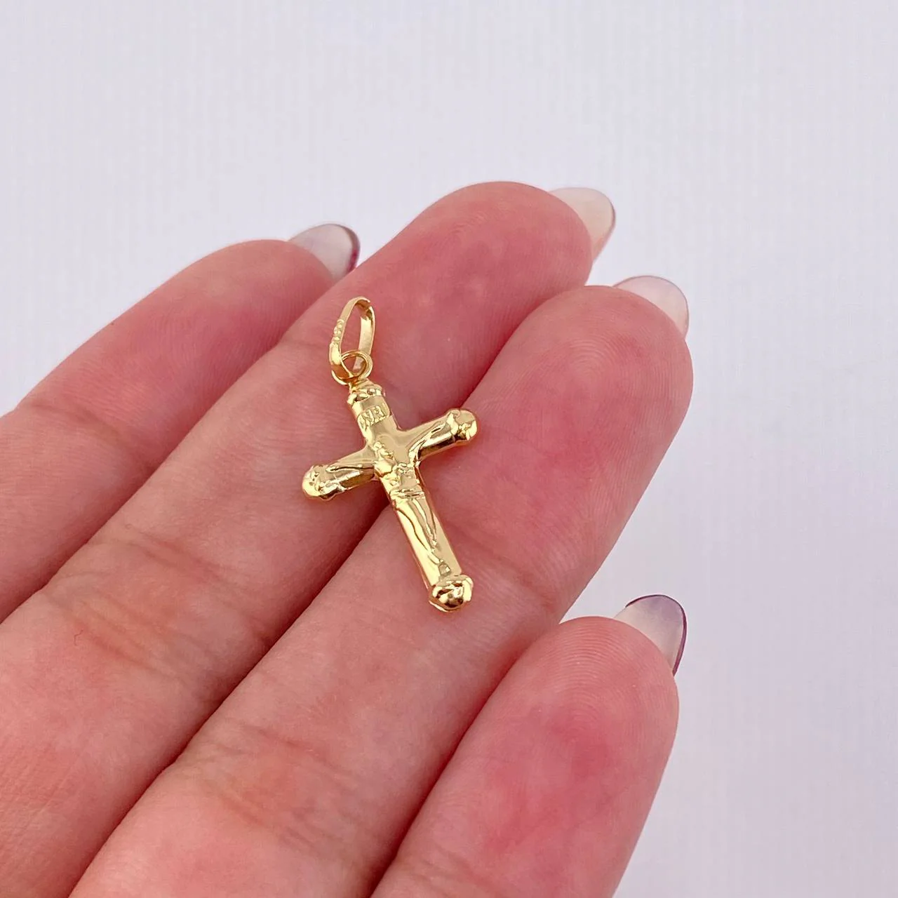 Dije Cruz Cristo 0.65gr / 2.7cm / Oro Amarillo 18K © - Image 3
