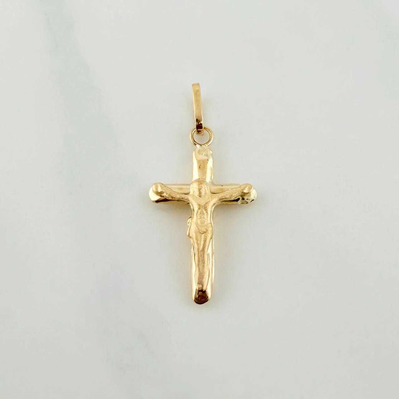 Dije Cruz Cristo 0.75gr / 3cm / Oro Amarillo 18K