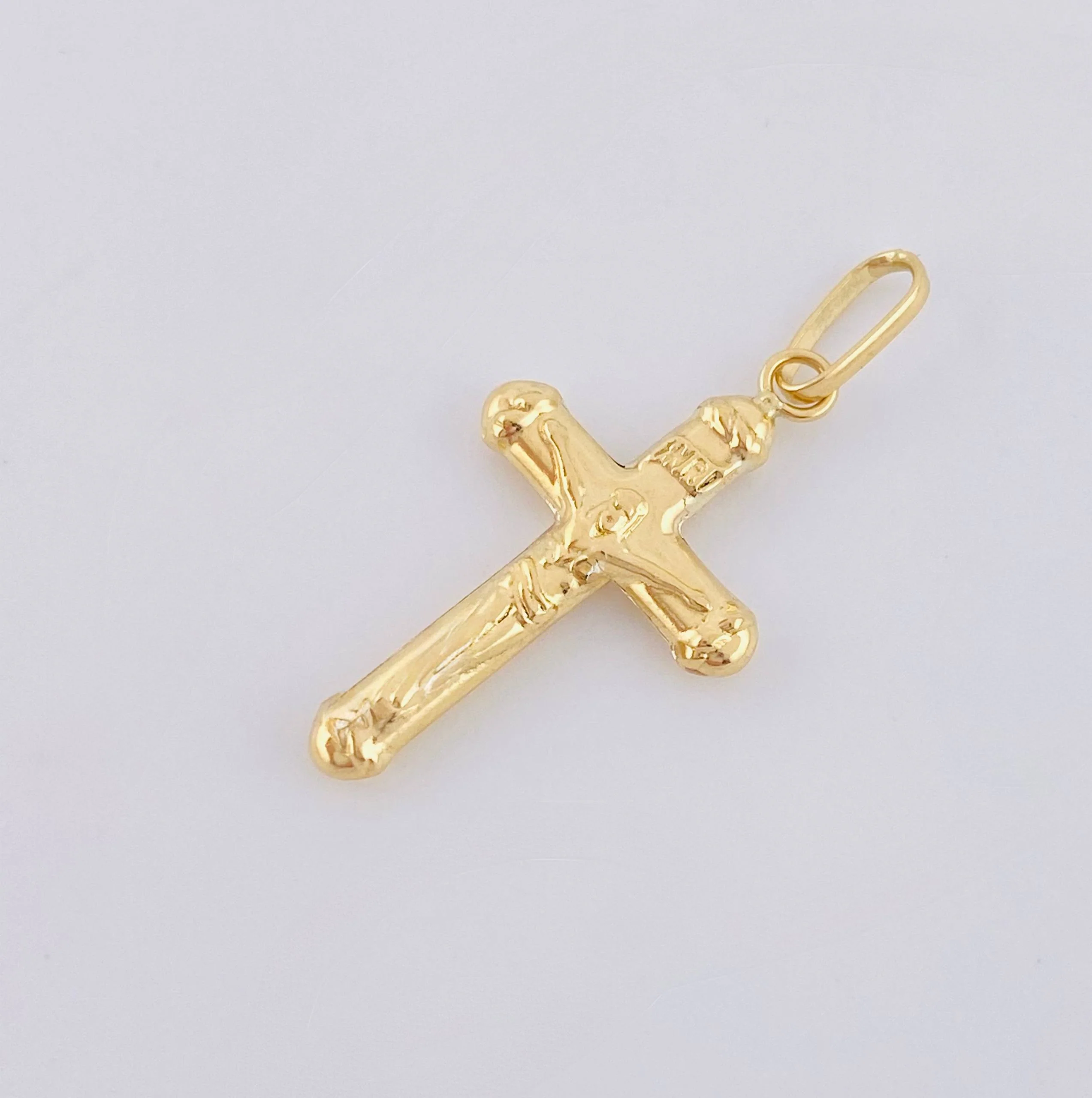 Dije Cruz Cristo 0.7gr / 2.8cm / Oro Amarillo 18K * - Image 3