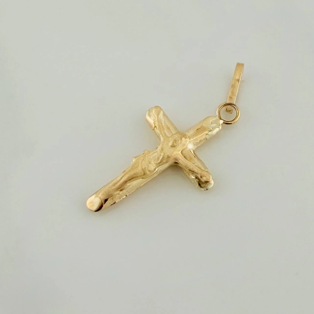 Dije Cruz Cristo 0.7gr / 3cm / Oro Amarillo 18K % - Image 3