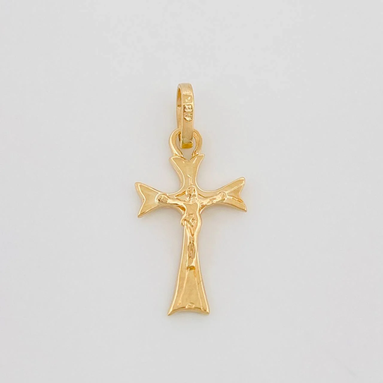 Dije Cruz Cristo 0.8 g / 2.3 cm Oro Amarillo 18K