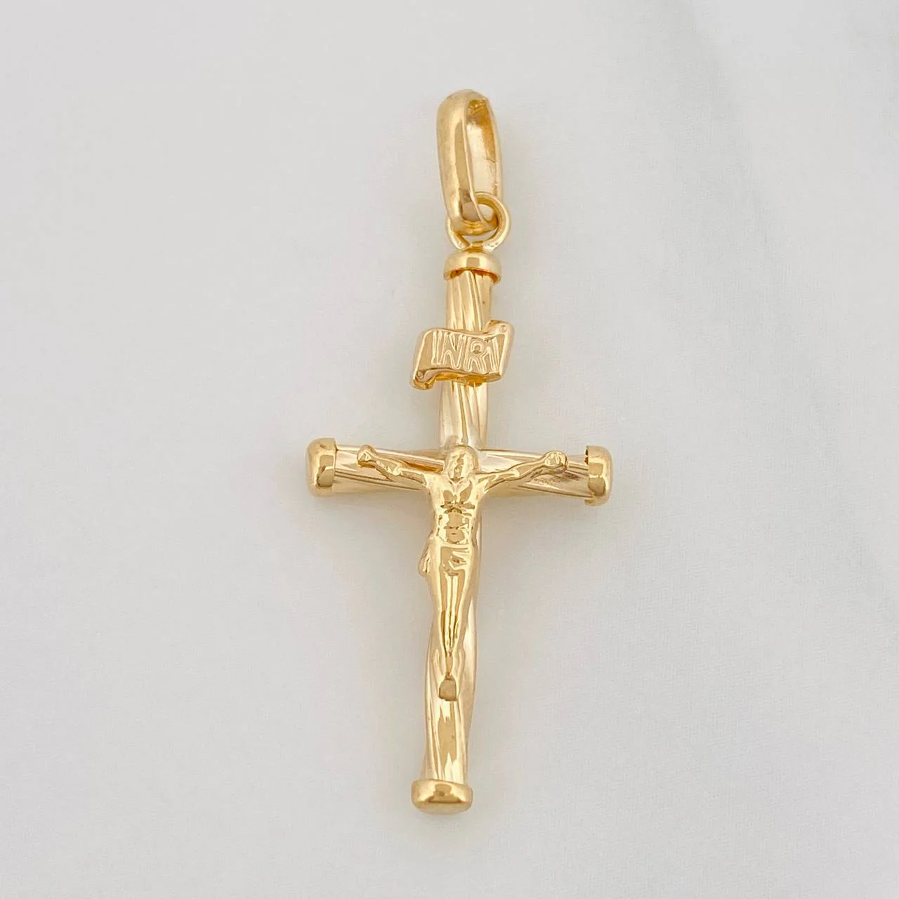 Dije Cruz Cristo 0.85g / 3.05cm Oro Amarillo 18K