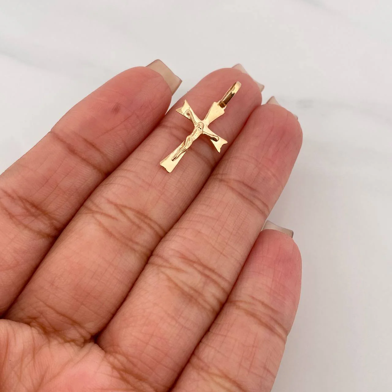 Dije Cruz Cristo 0.95 g / 2.7 cm Oro Amarillo 18K - Image 4