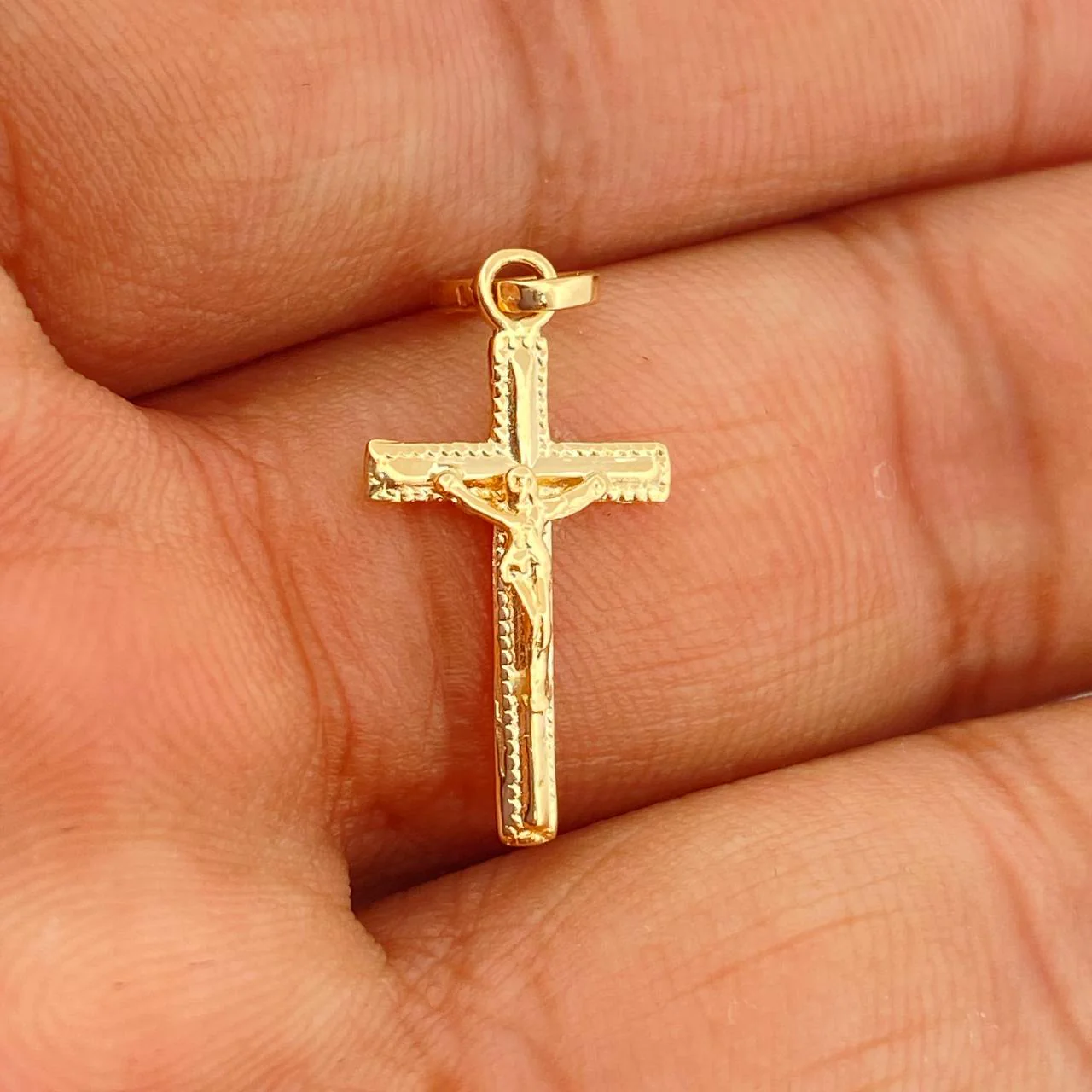 Dije Cruz Cristo 0.9gr / 2.5cm / Oro Amarillo 18K % - Image 3