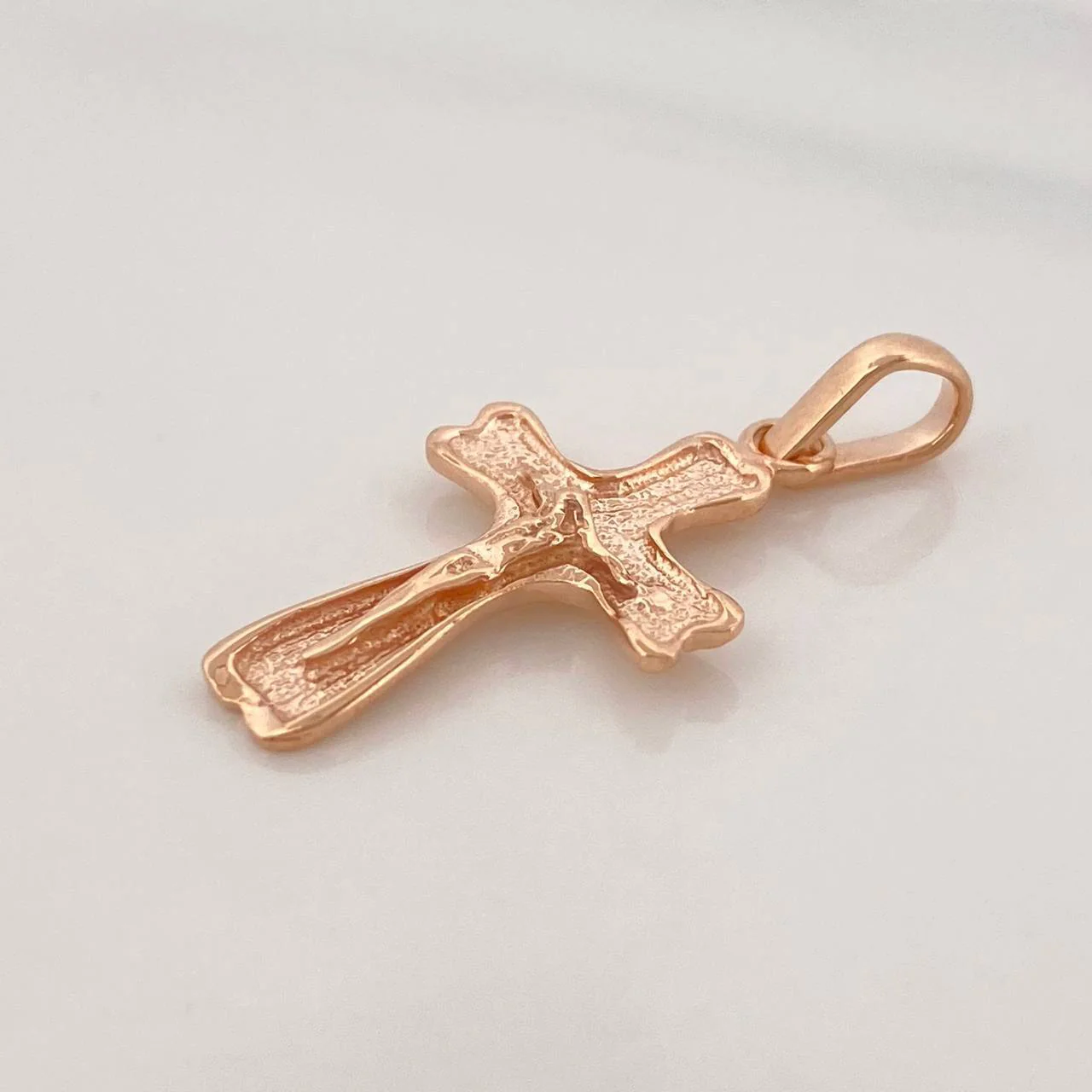 Dije Cruz Cristo 1.25g / 2.7cm Oro Rosa 18K - Image 2