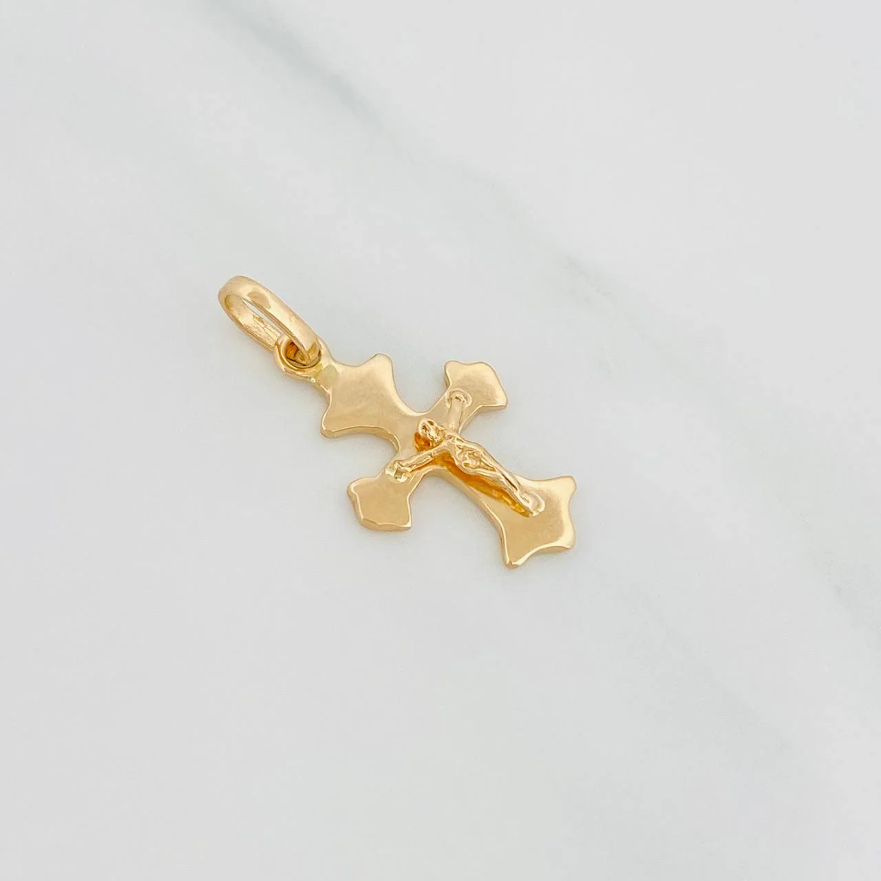 Dije Cruz Cristo 1.3 g / 2.3 cm Oro Amarillo 18K - Image 2