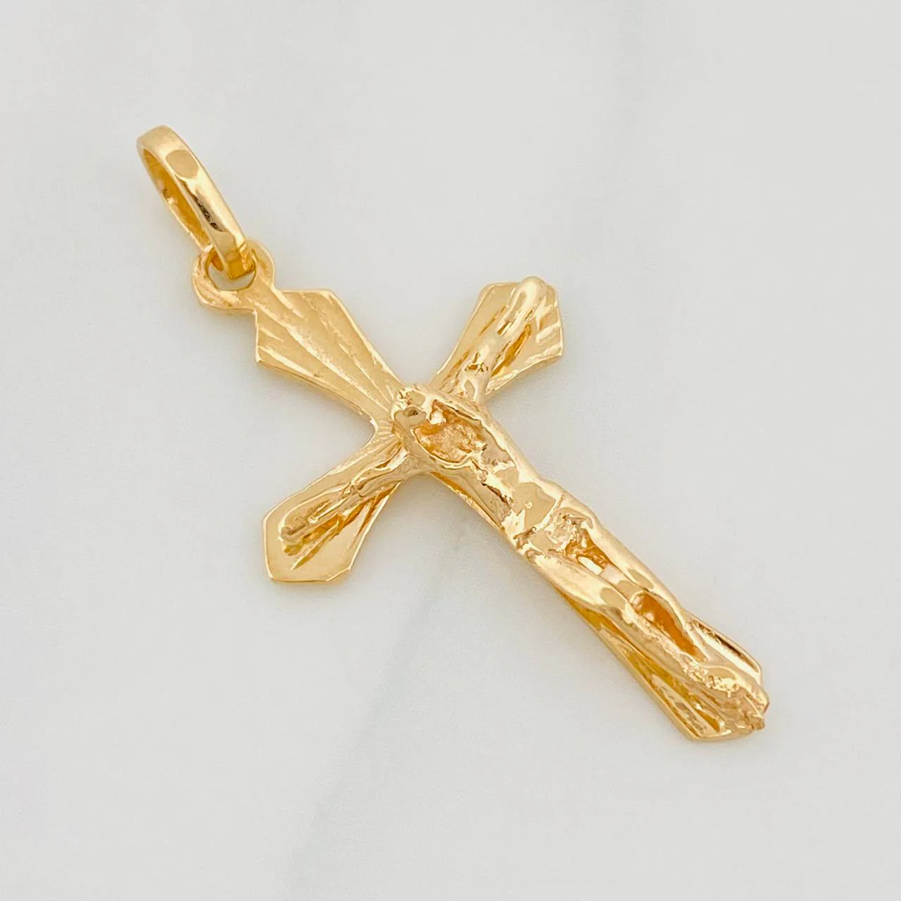 Dije Cruz Cristo 1.6g / 3.2cm Oro Amarillo 18K - Image 2