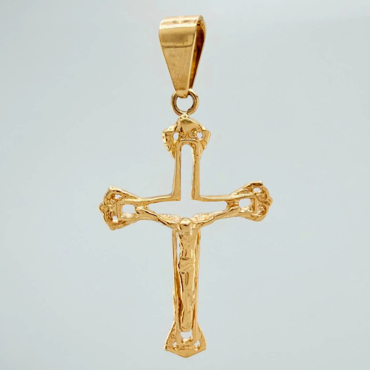 Dije Cruz Cristo 1.8gr / 3.7cm / Oro Amarillo 18K $
