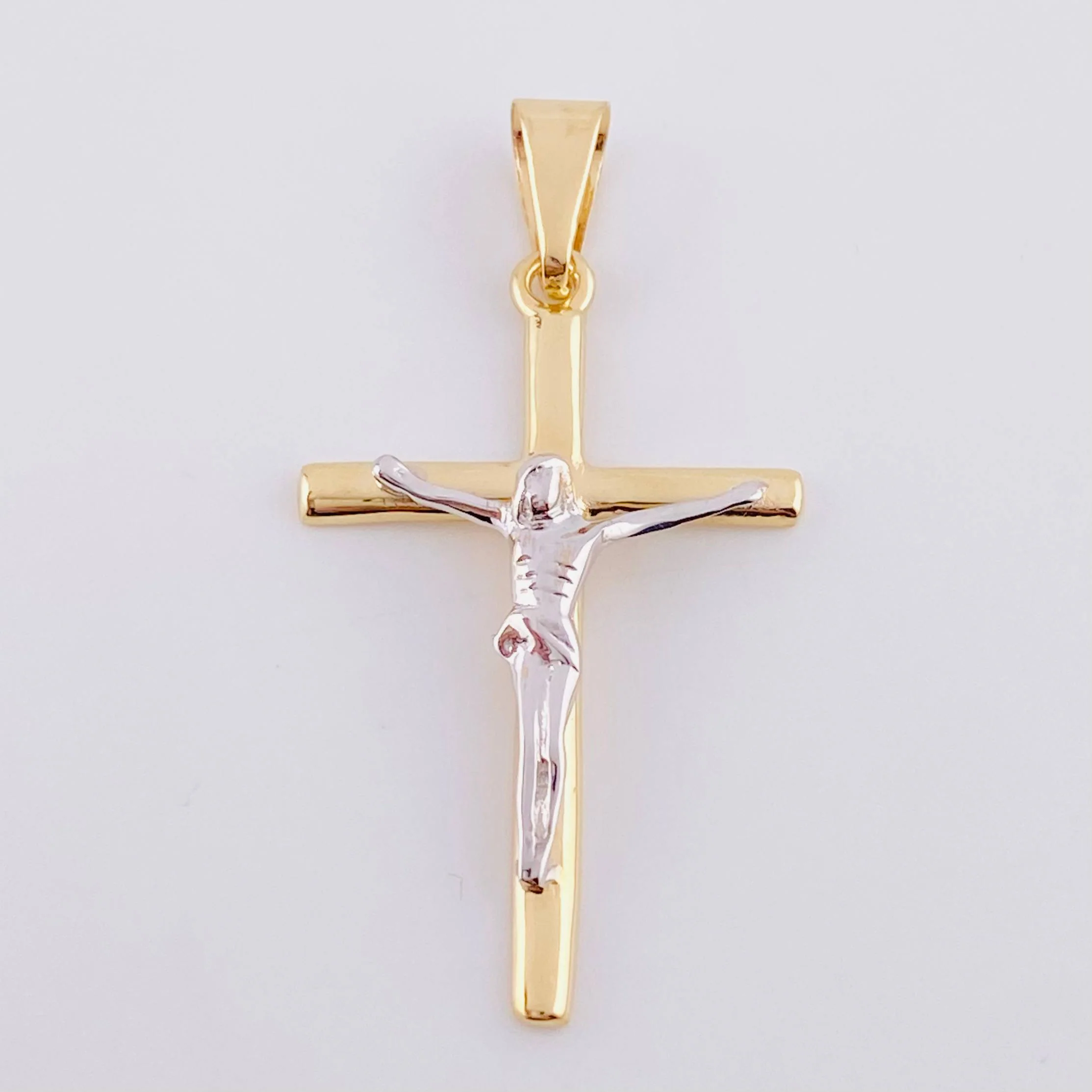 Dije Cruz Cristo 2.15 g / 4.2 cm Dos Oros Amarillo Blanco 18K
