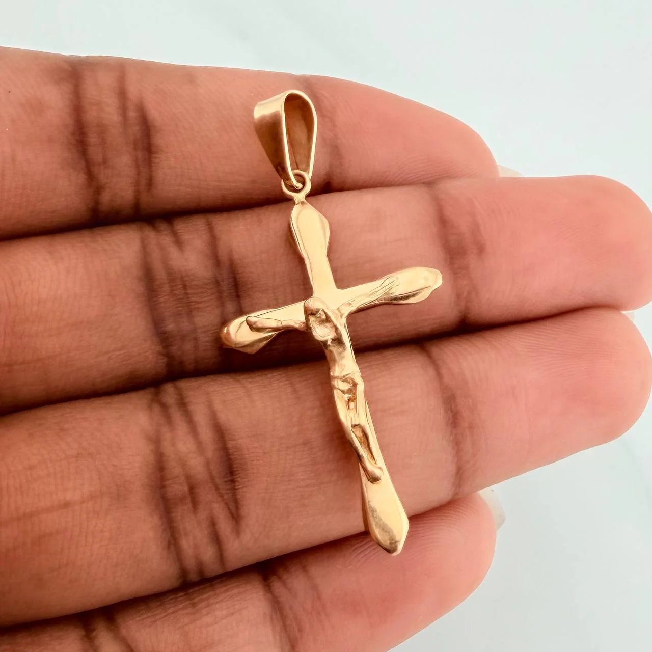 Dije Cruz Cristo 2.45gr / 4.2cm / Oro Amarillo 18K $ - Image 4