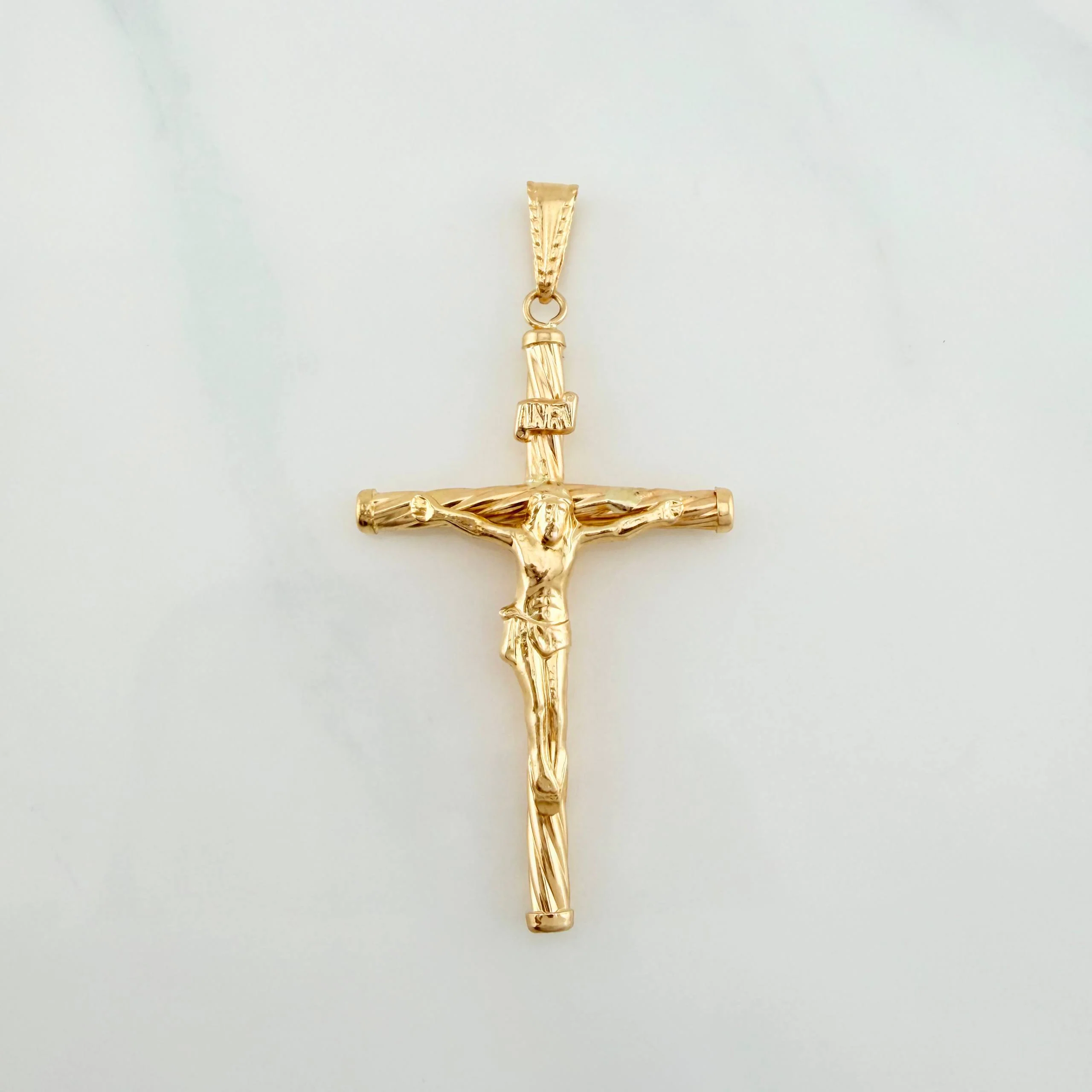 Dije Cruz Cristo 2 g / 5.6 cm Oro Amarillo 18K
