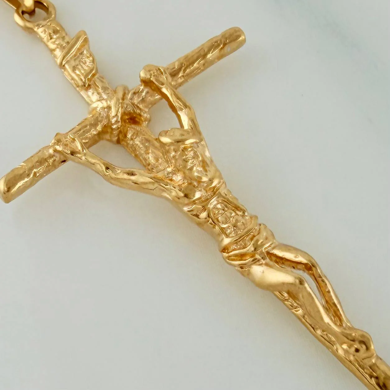 Dije Cruz Cristo 3.4gr / 4.5cm / Oro Amarillo 18K $ - Image 3