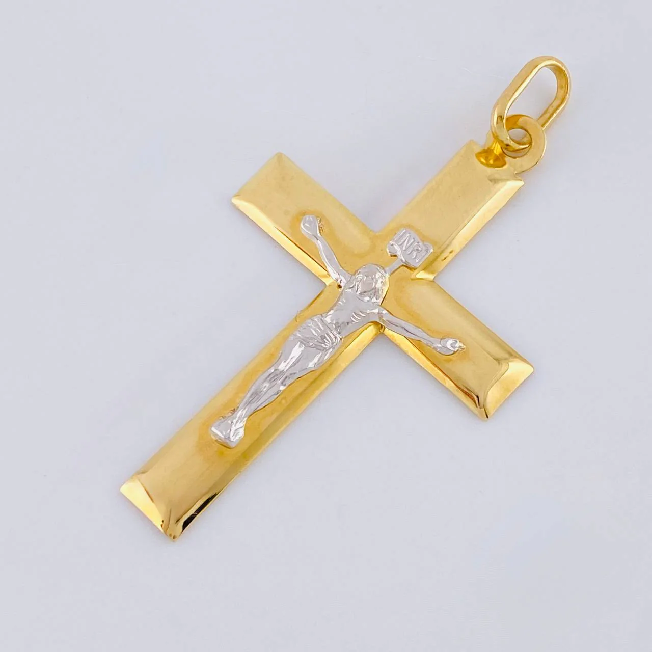 Dije Cruz Cristo 3 g / 5 cm Dos Oros Amarillo Blanco 18K - Image 3
