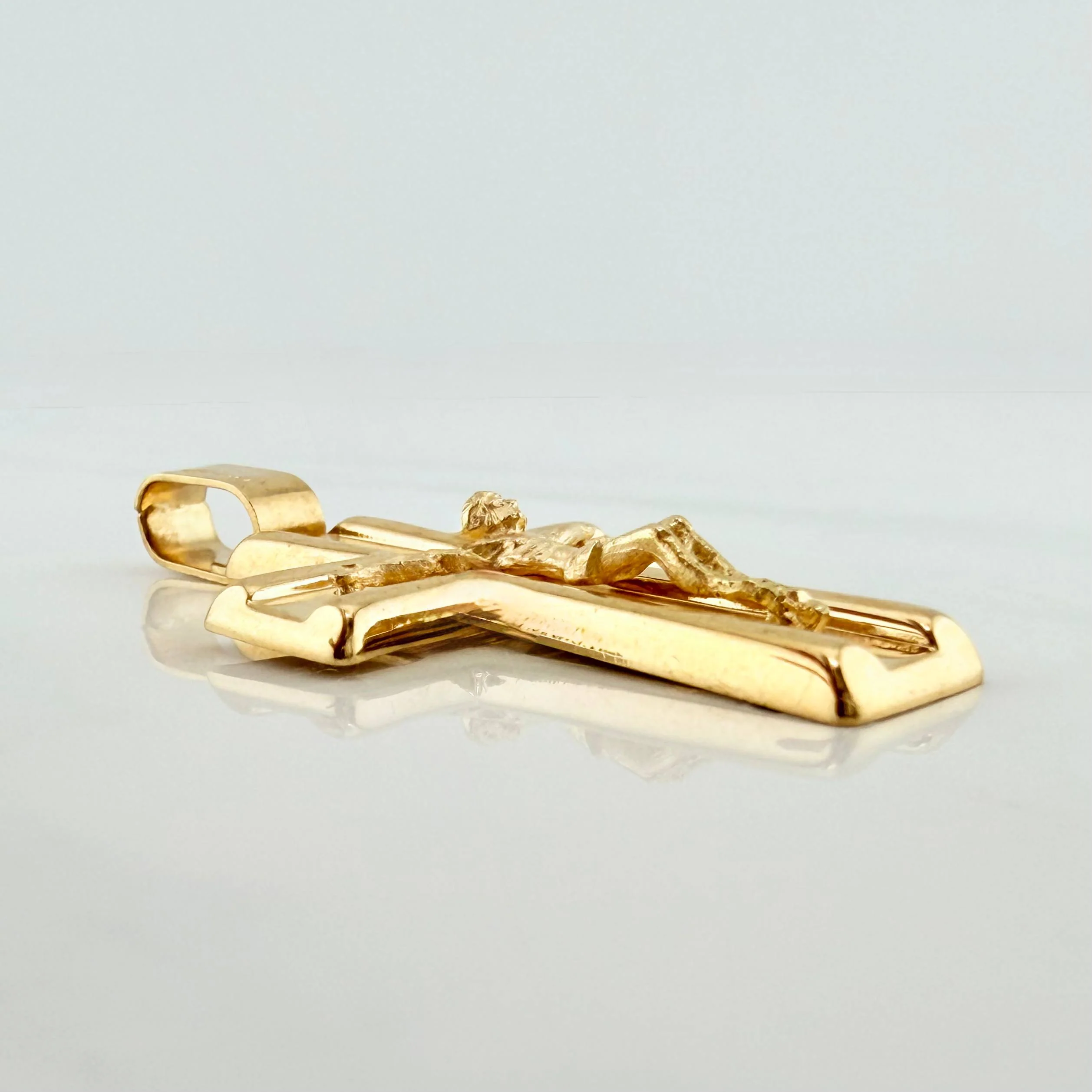 Dije Cruz Cristo 4.9 g / 5.1 cm Oro Amarillo 18K - Image 3