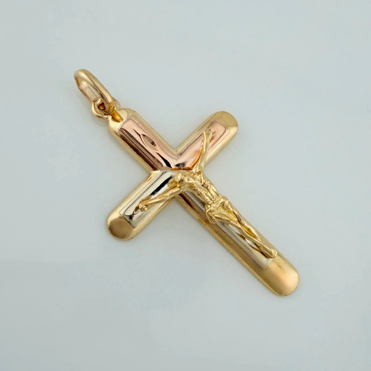 Dije Cruz Cristo 5.75gr / 5cm / Tres Oros 18K $ - Image 3