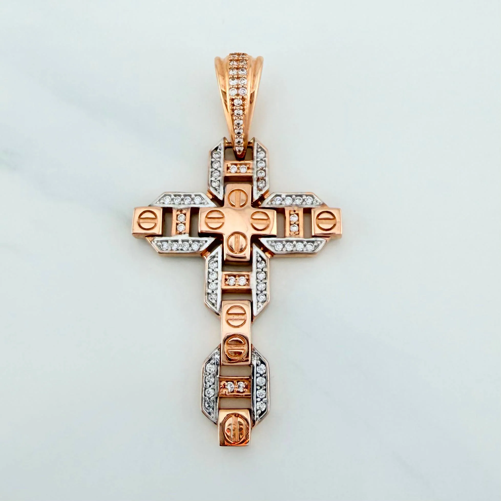Dije Cruz Cristo 6.3 g / 4.5 cm Dos Oros Blanco Rosa 18K - Image 2