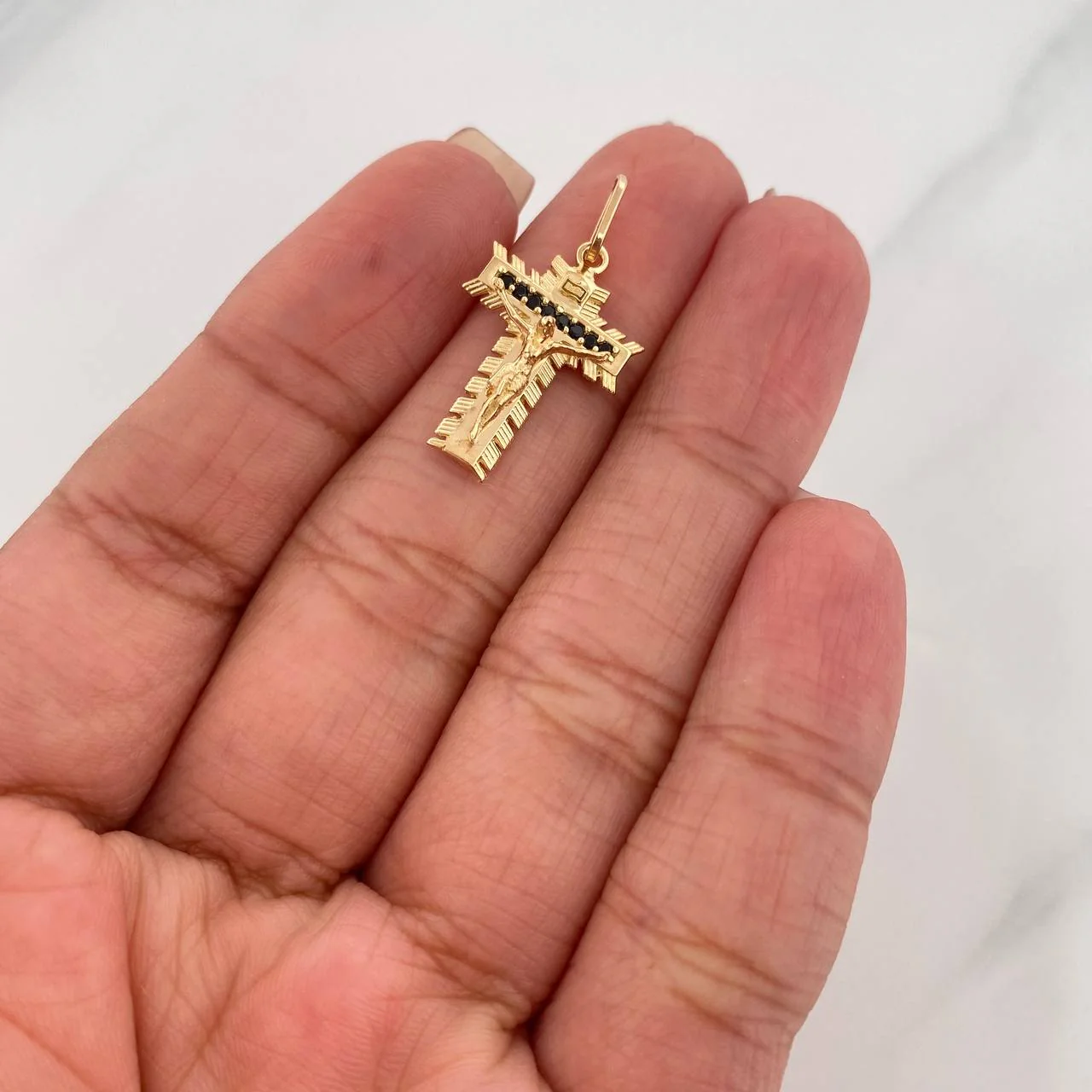 Dije Cruz Cristo Milagroso 2.1g / 2.7cm Oro Amarillo 18K - Image 4