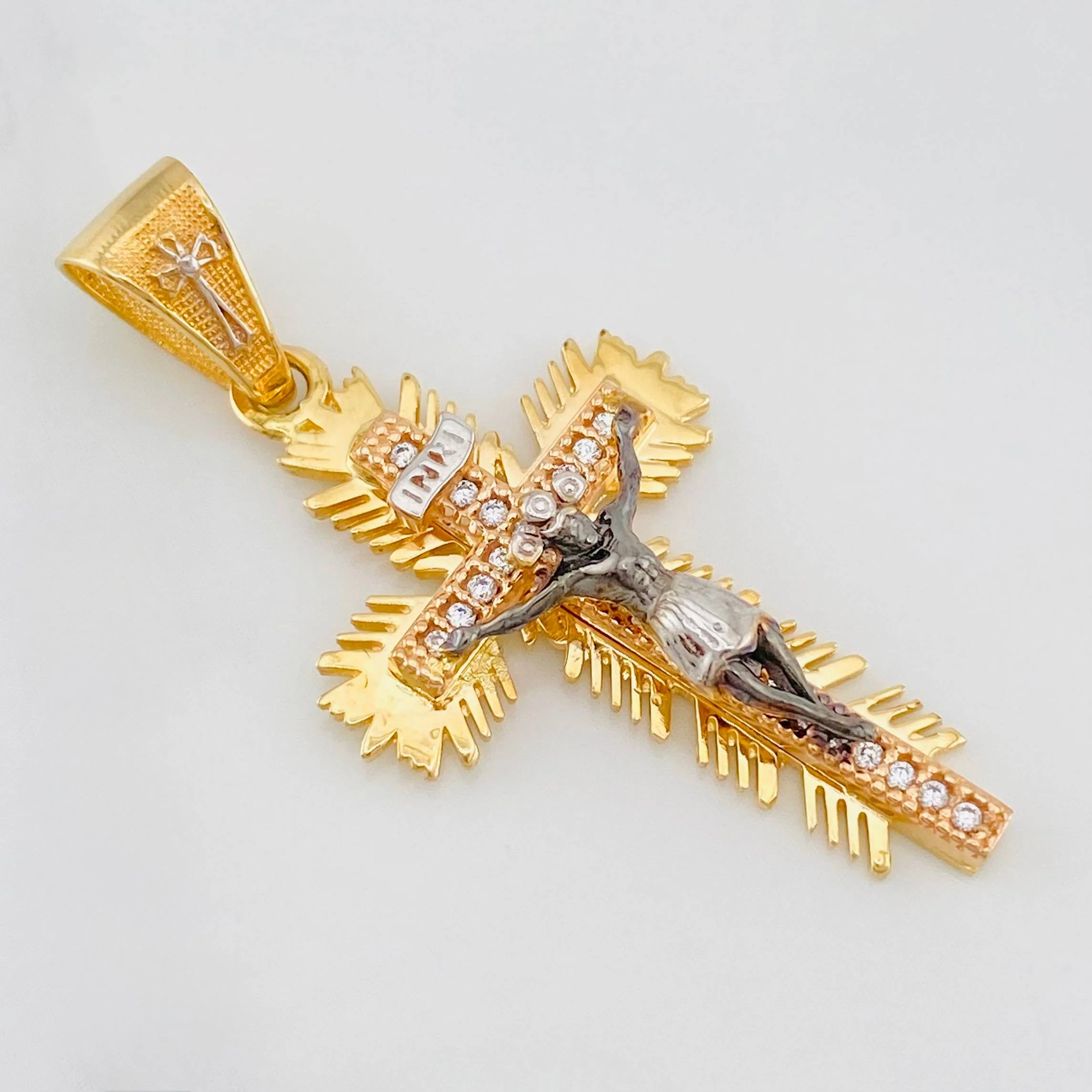 Dije Cruz cristo milagroso 3.8g / 4cm Tres Oros 18K - Image 2